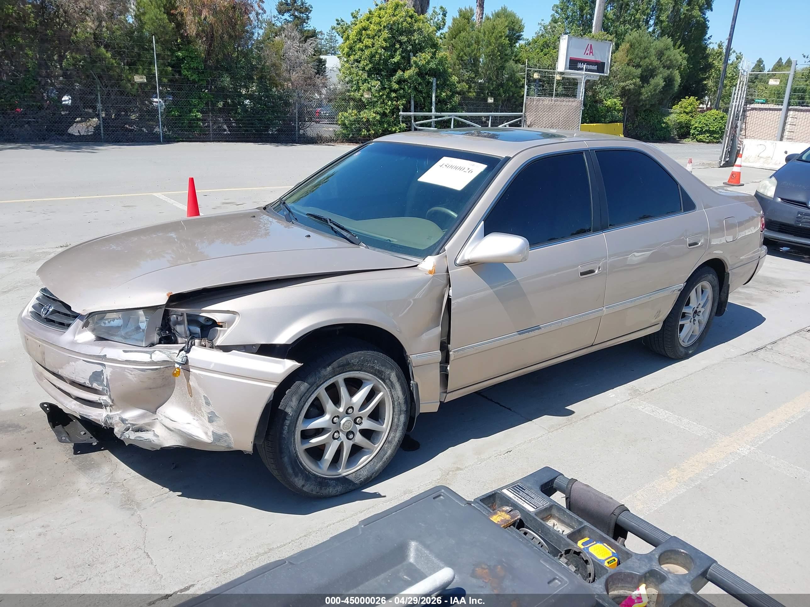TOYOTA CAMRY image 2