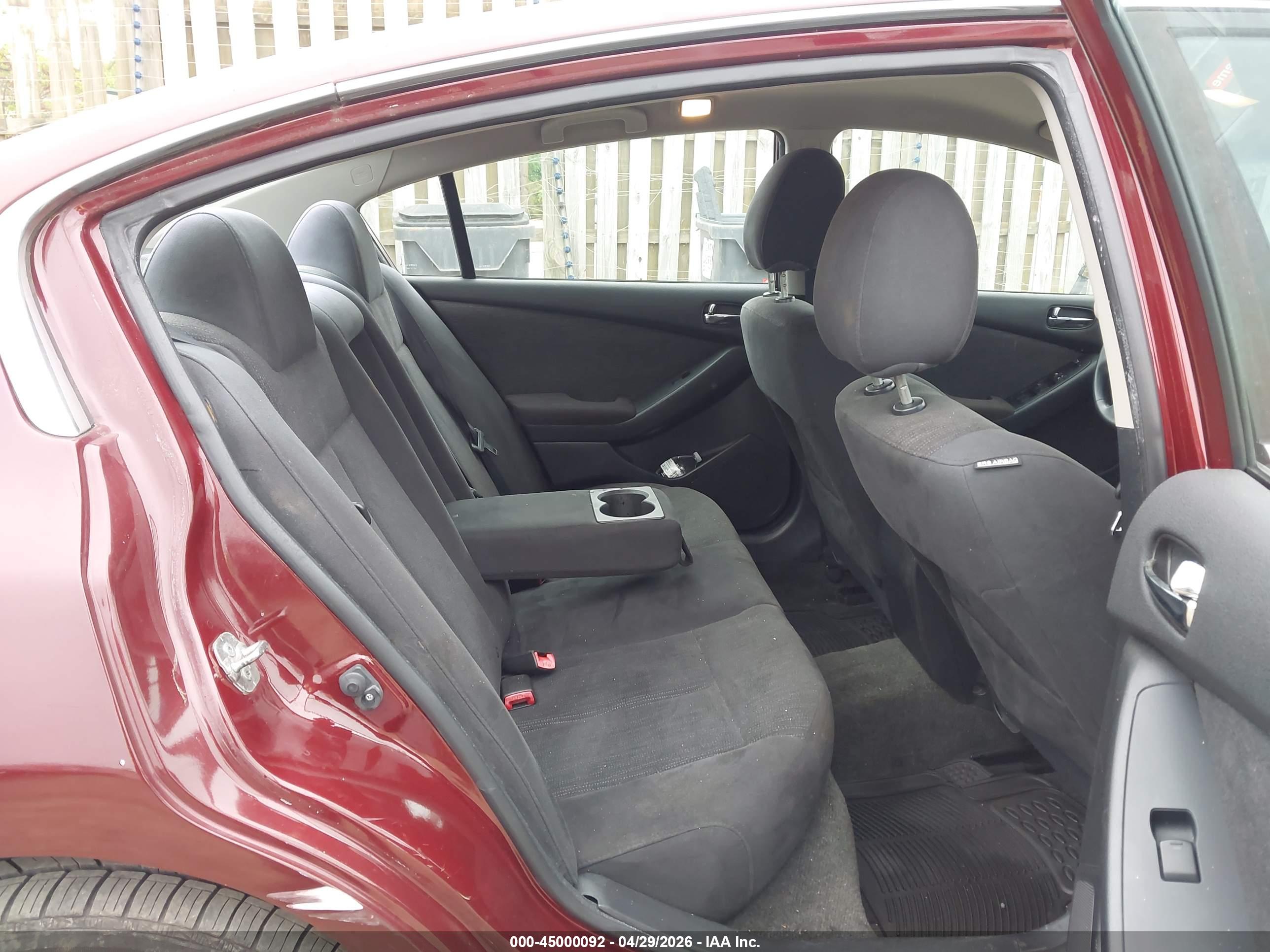 NISSAN ALTIMA image 8