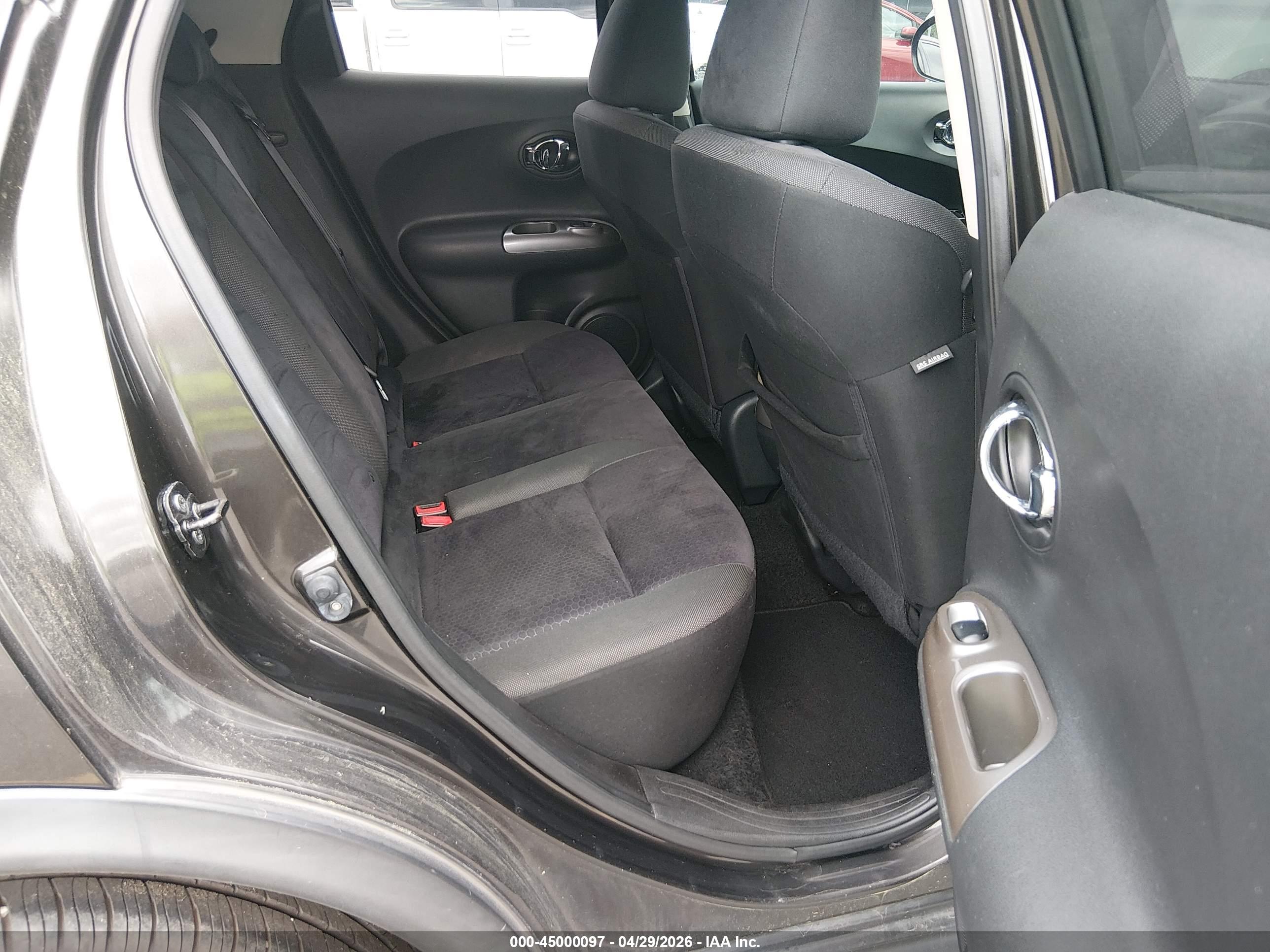 NISSAN JUKE image 8