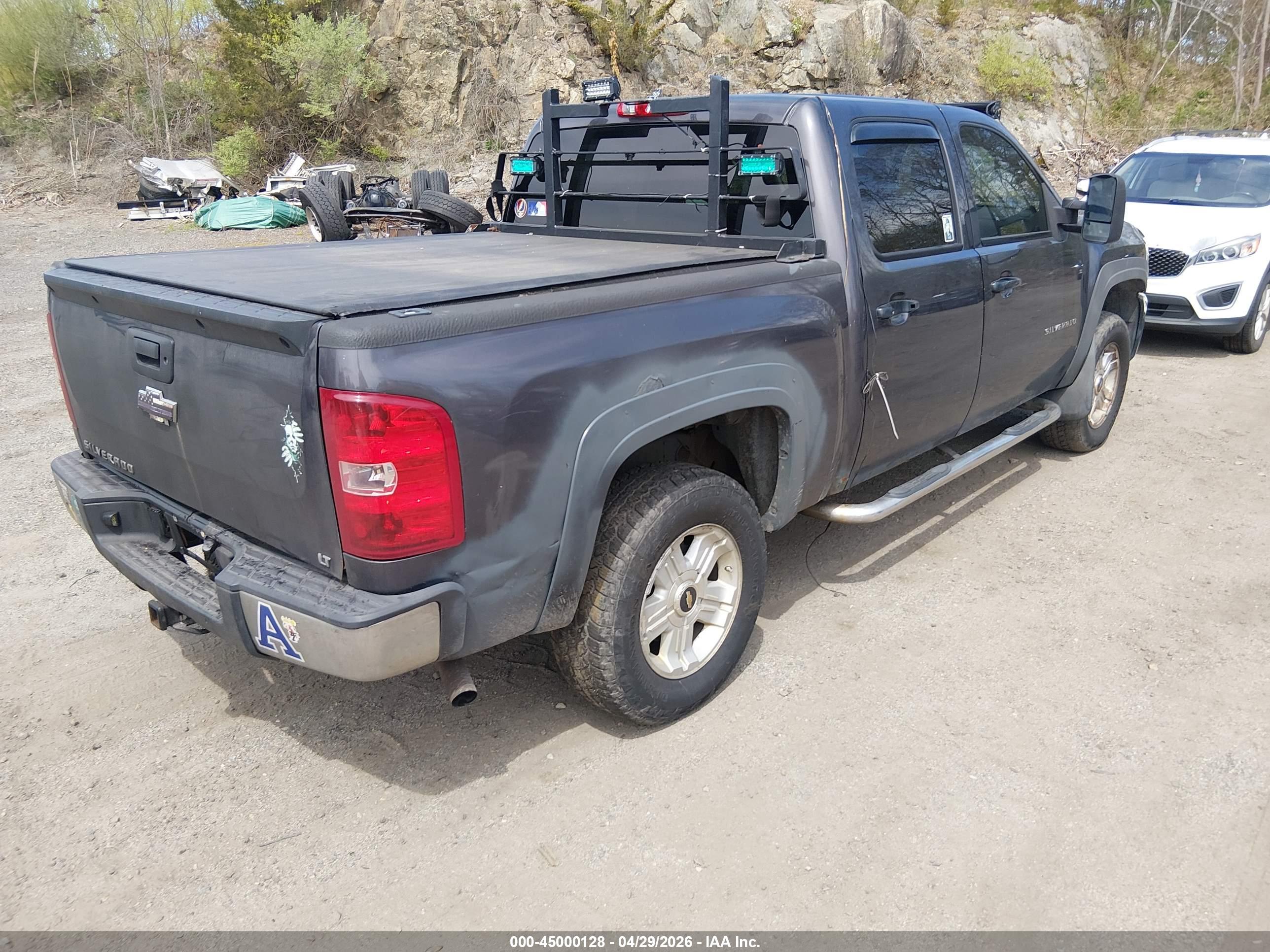 CHEVROLET SILVERADO image 4