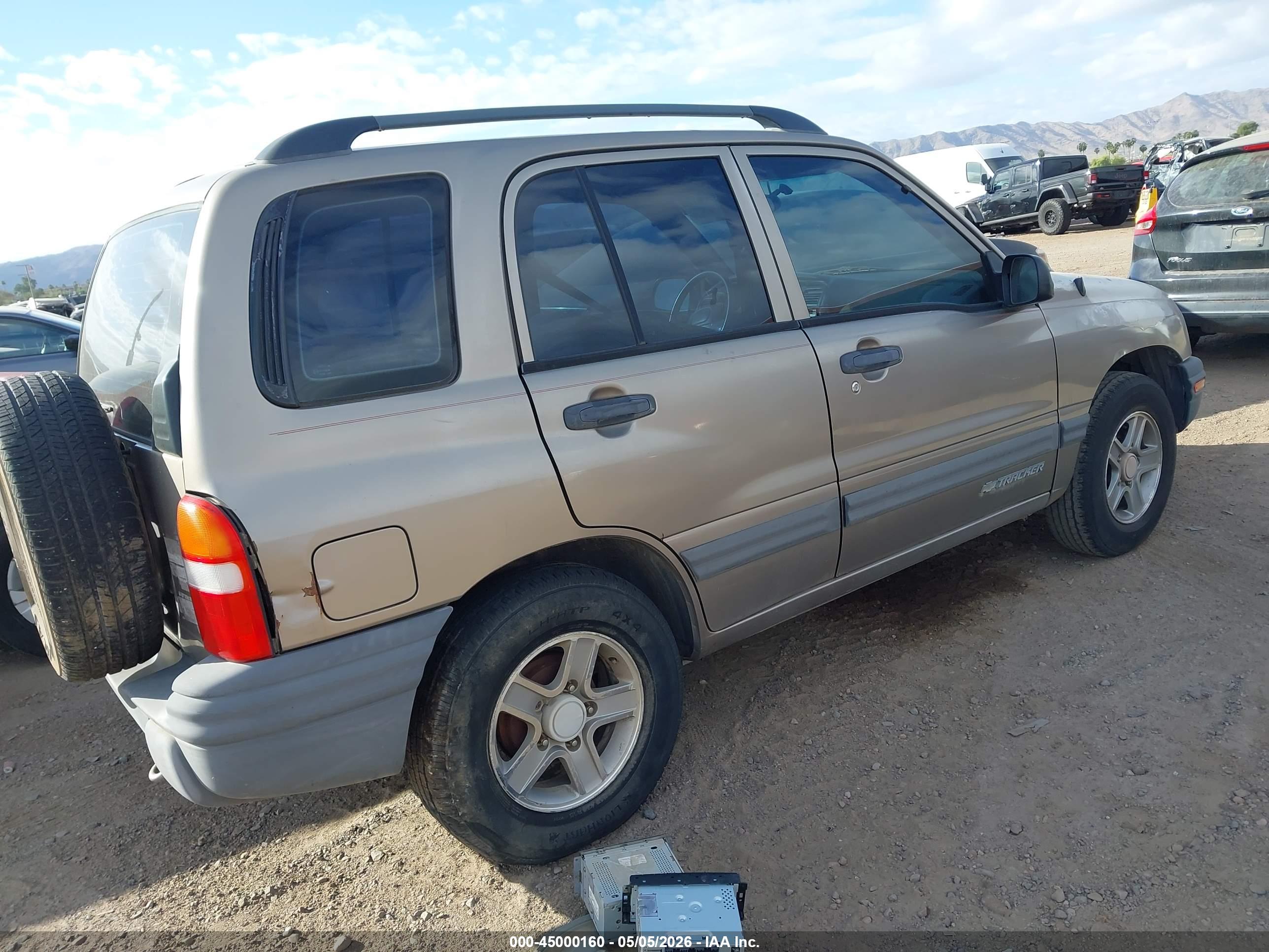 CHEVROLET TRACKER image 4