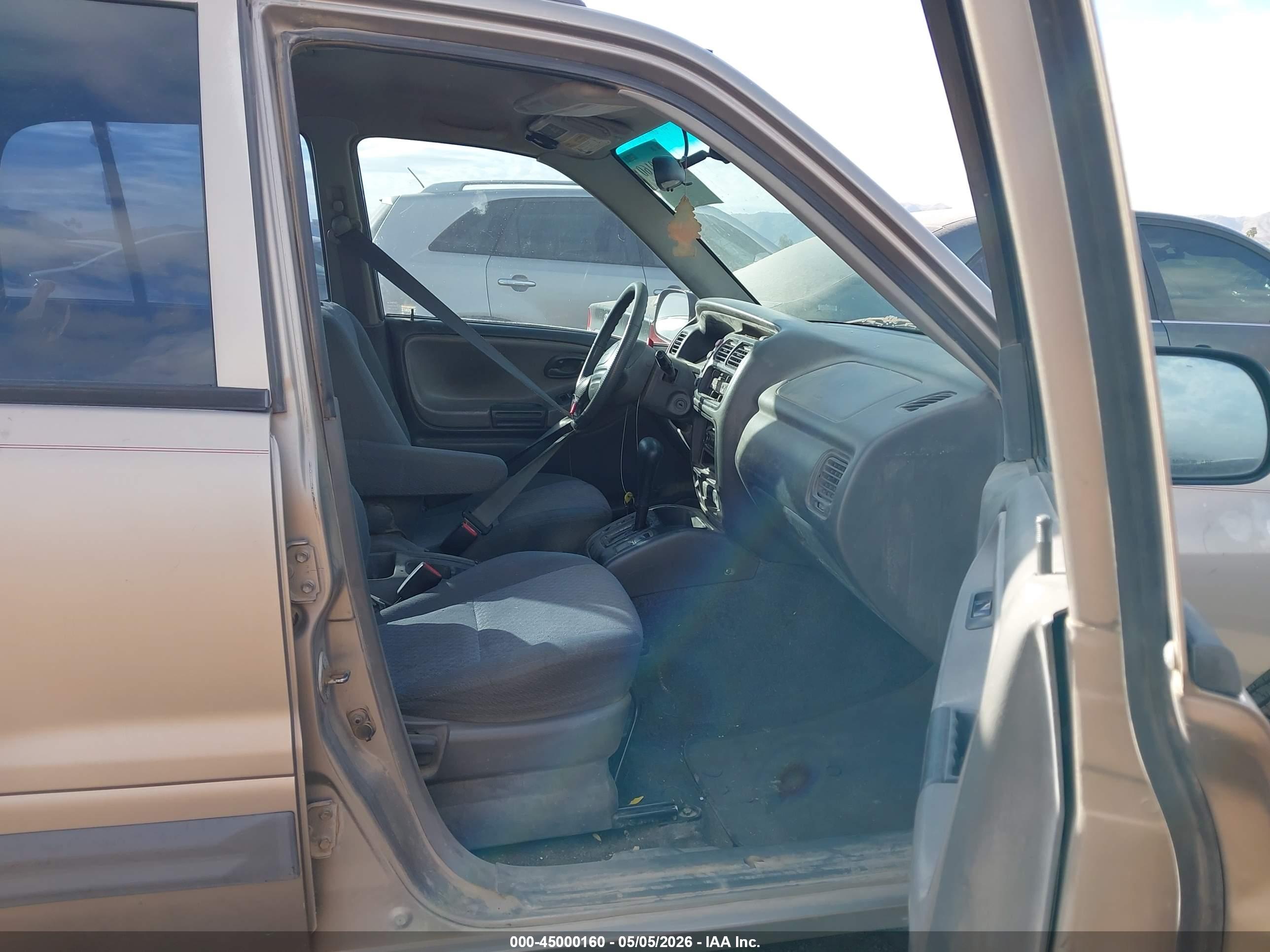 CHEVROLET TRACKER image 5