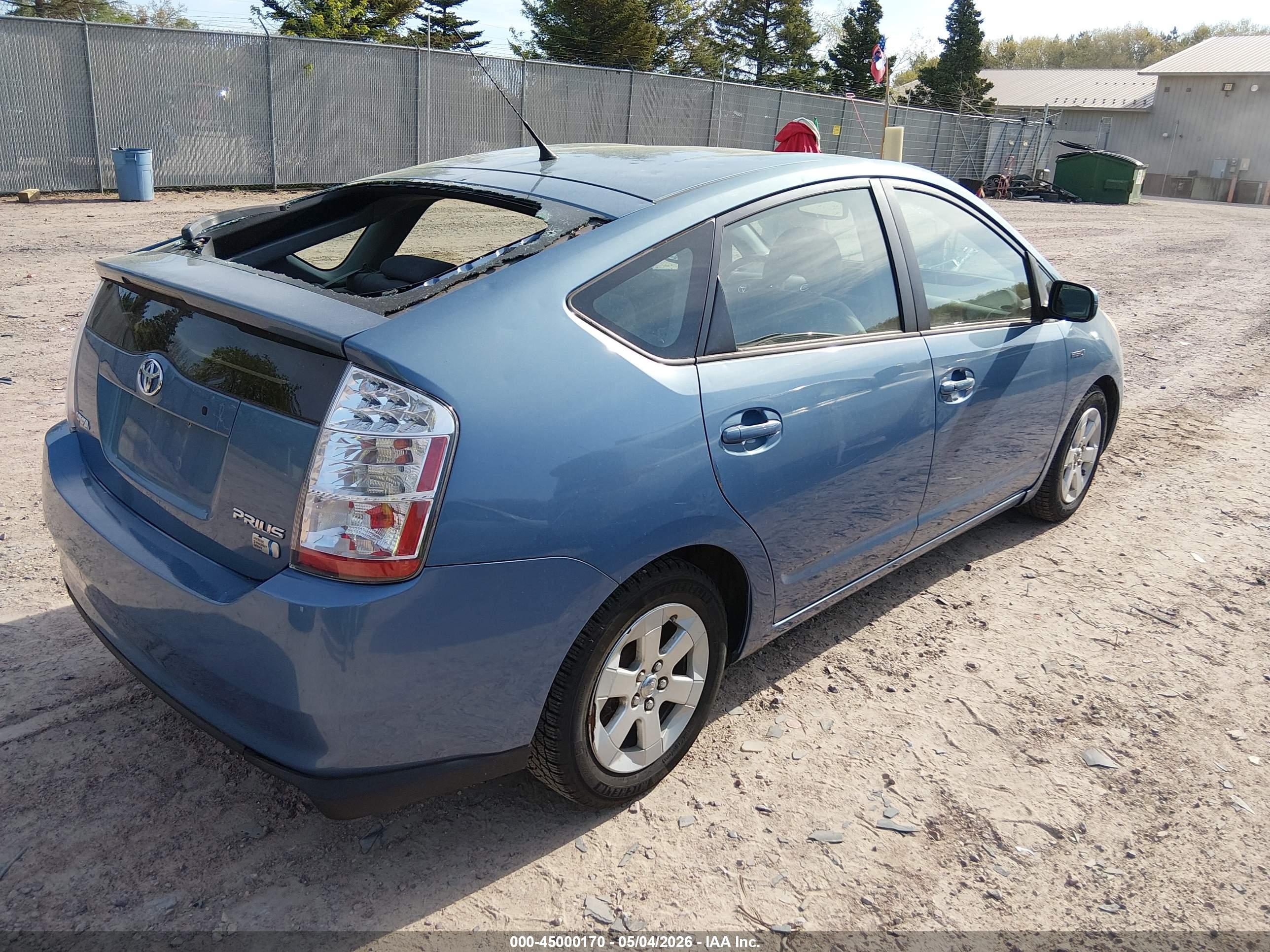 TOYOTA PRIUS image 4