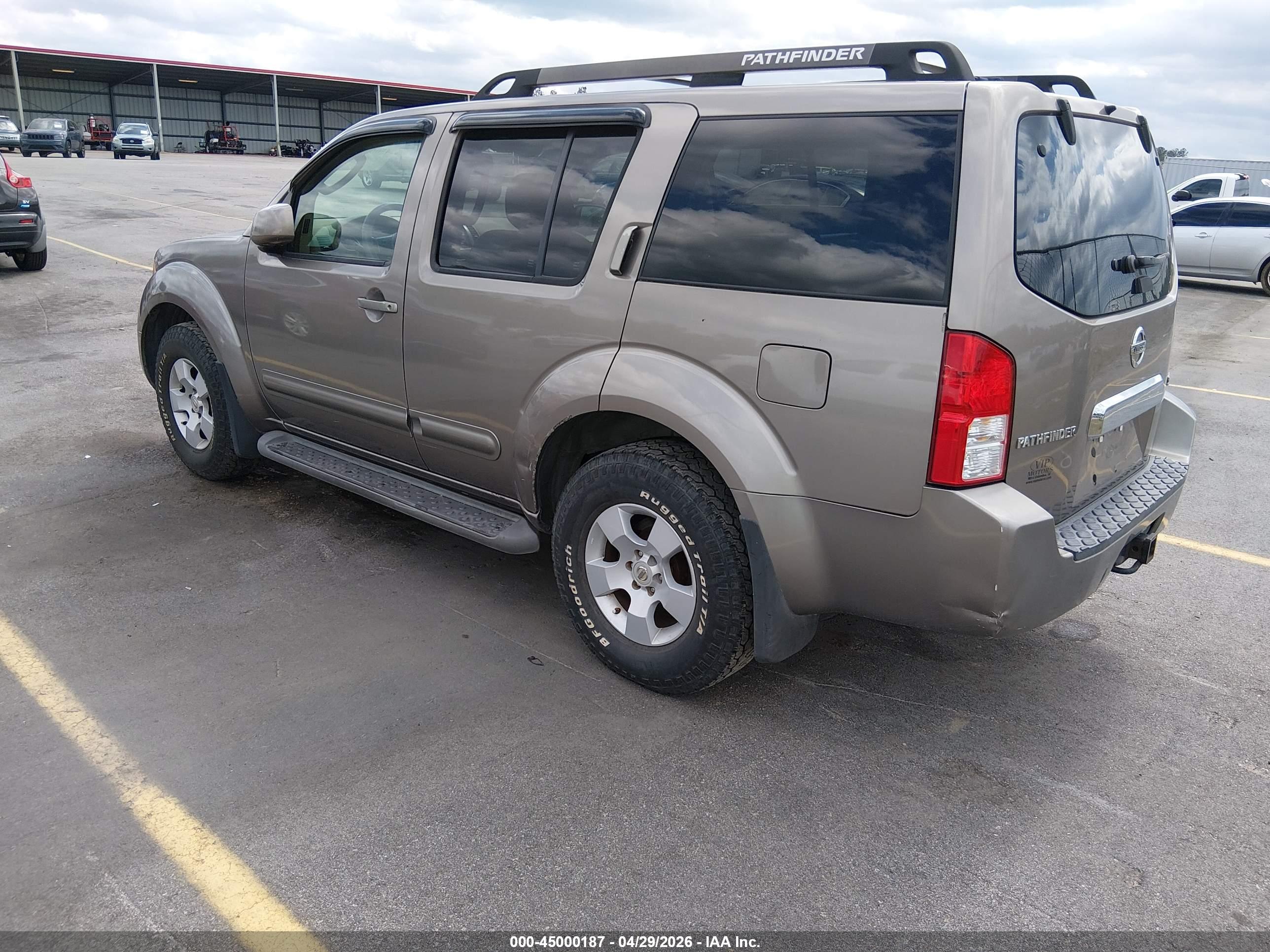 NISSAN PATHFINDER image 3