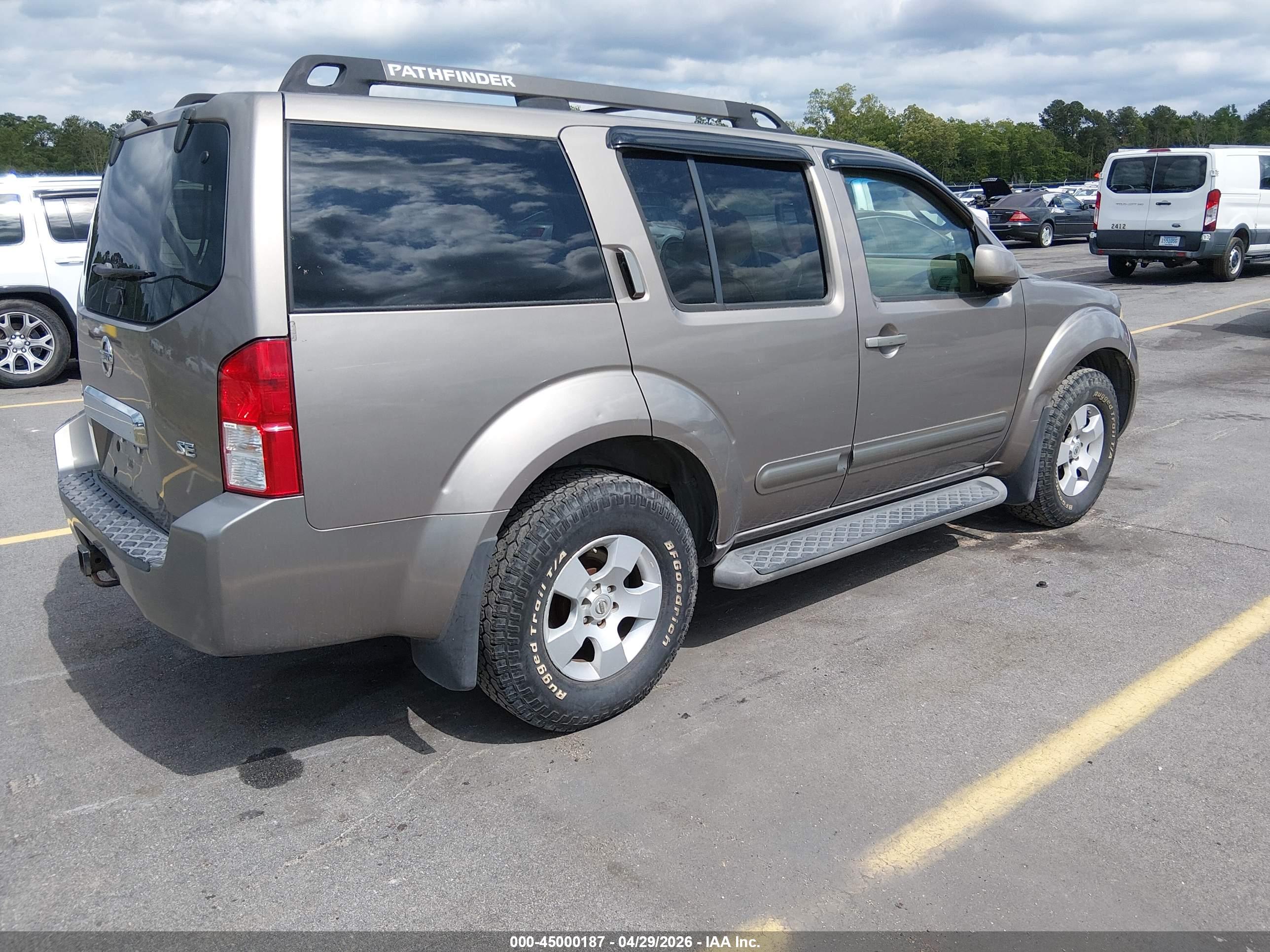 NISSAN PATHFINDER image 4