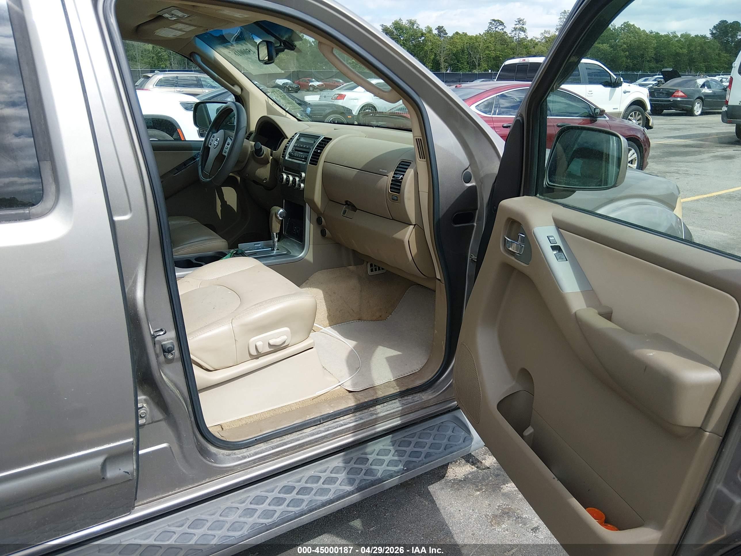 NISSAN PATHFINDER image 5