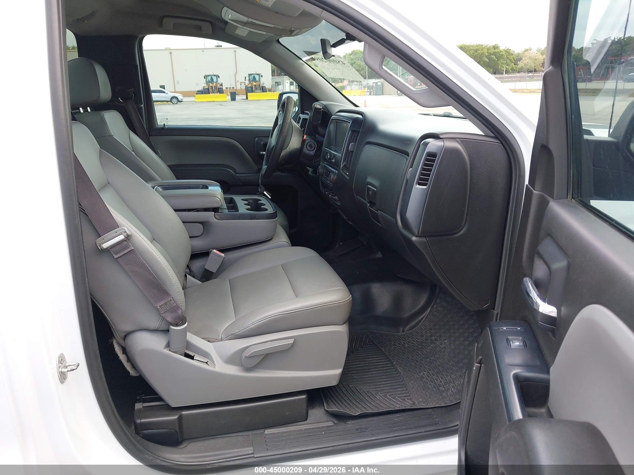 CHEVROLET SILVERADO image 5