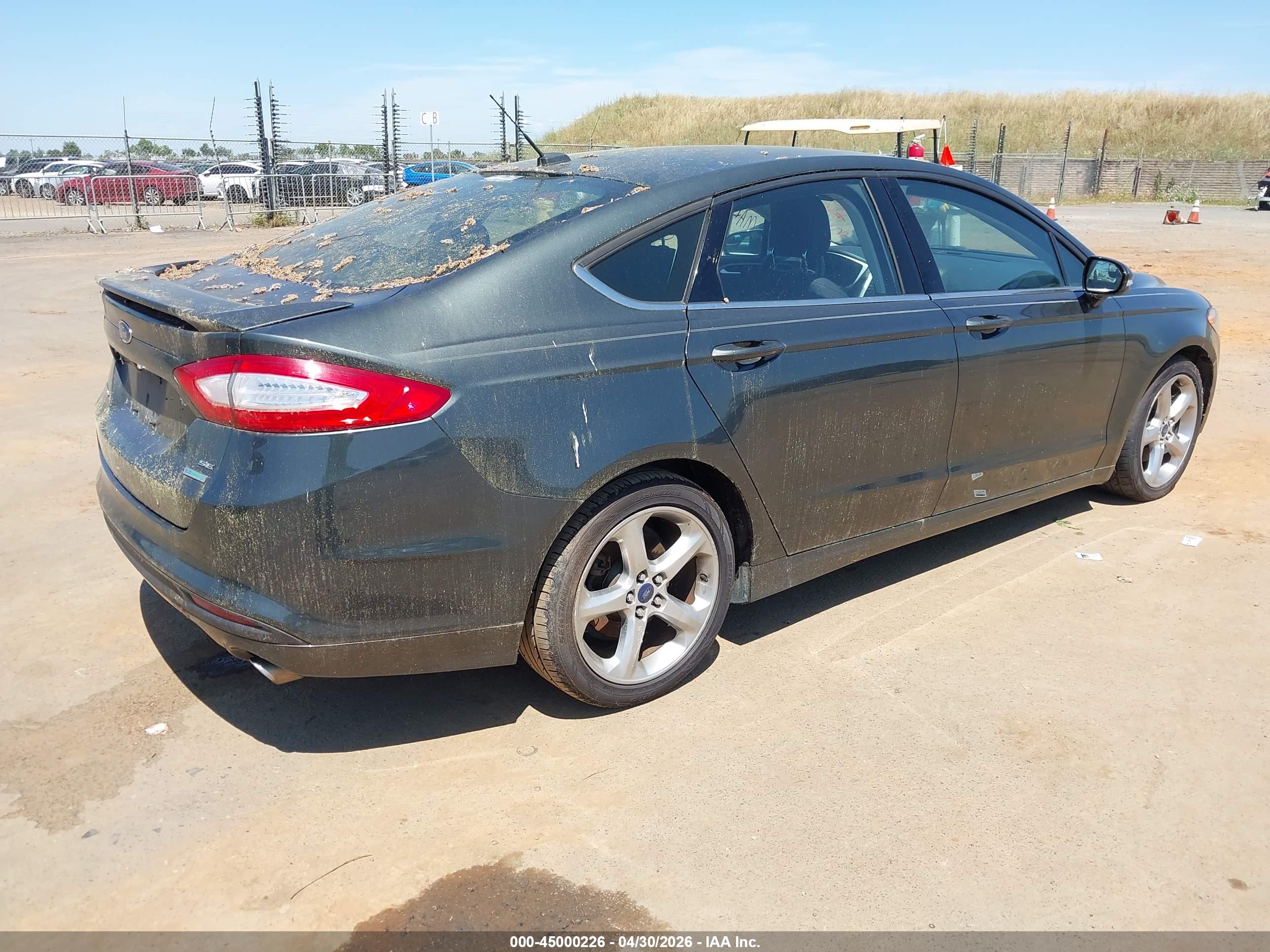 FORD FUSION image 4