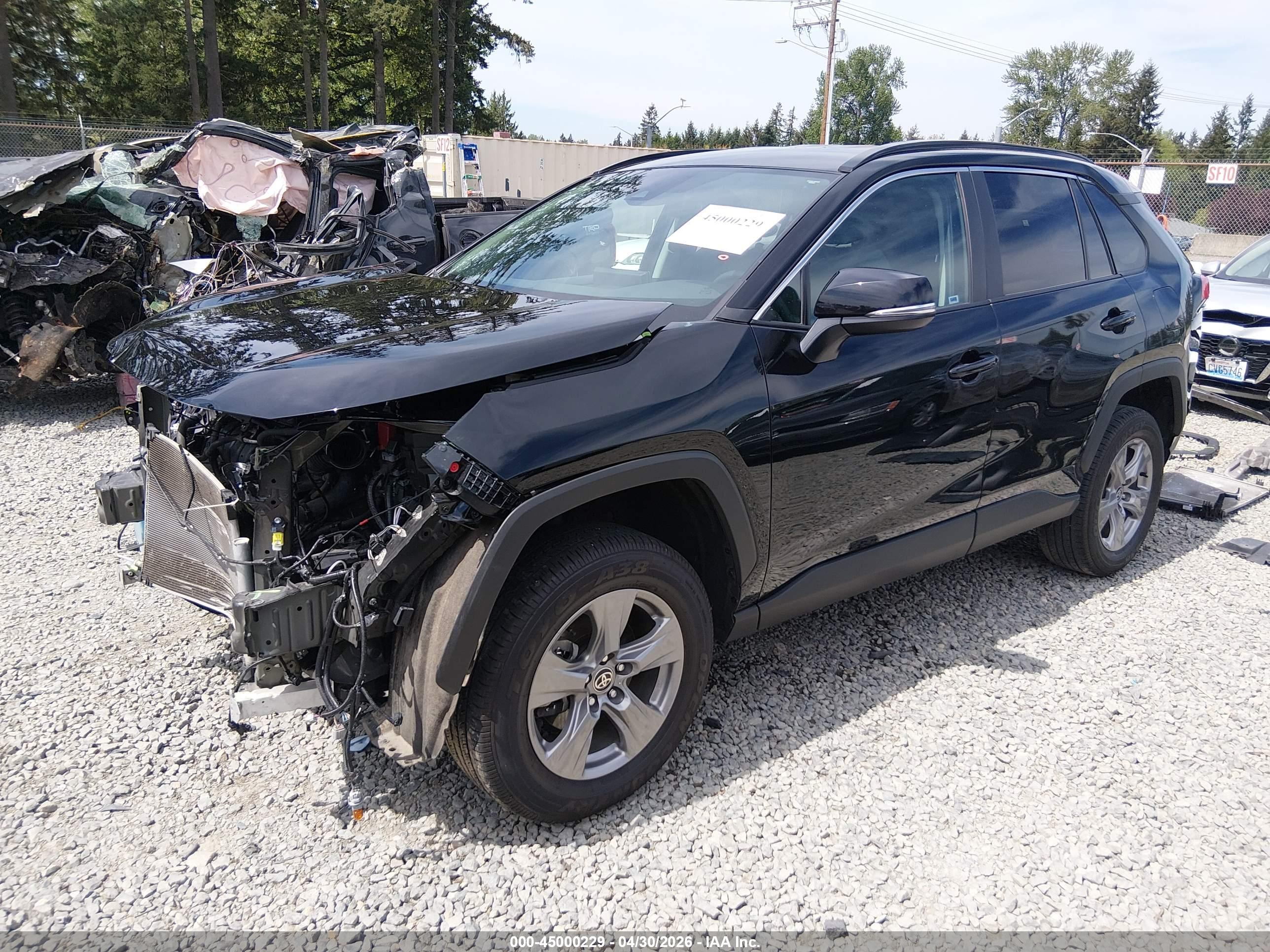 TOYOTA RAV4 image 2