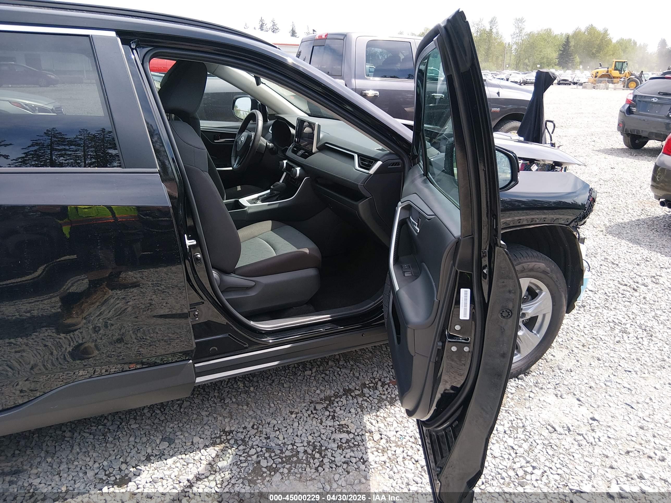 TOYOTA RAV4 image 5