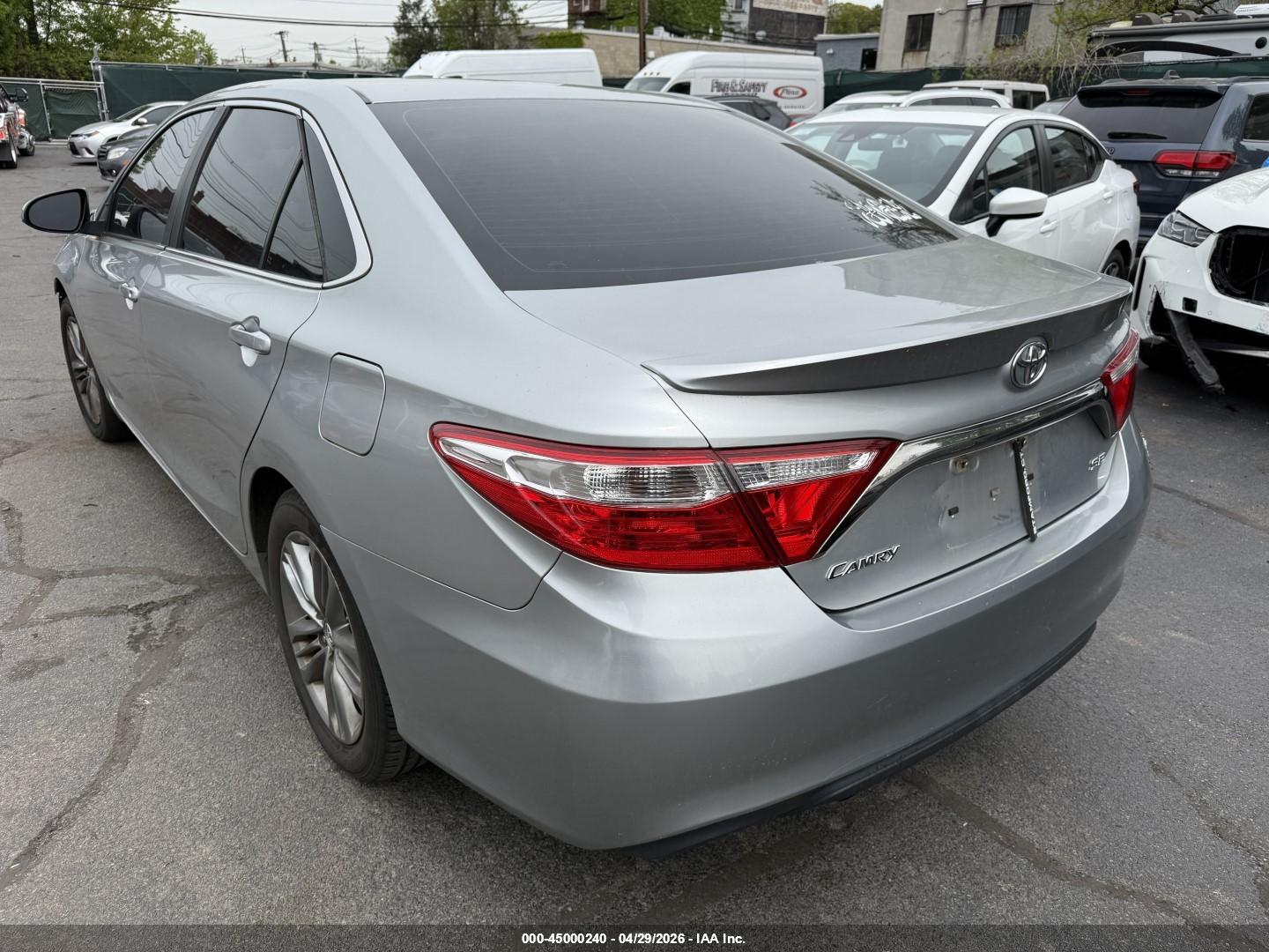 TOYOTA CAMRY image 3