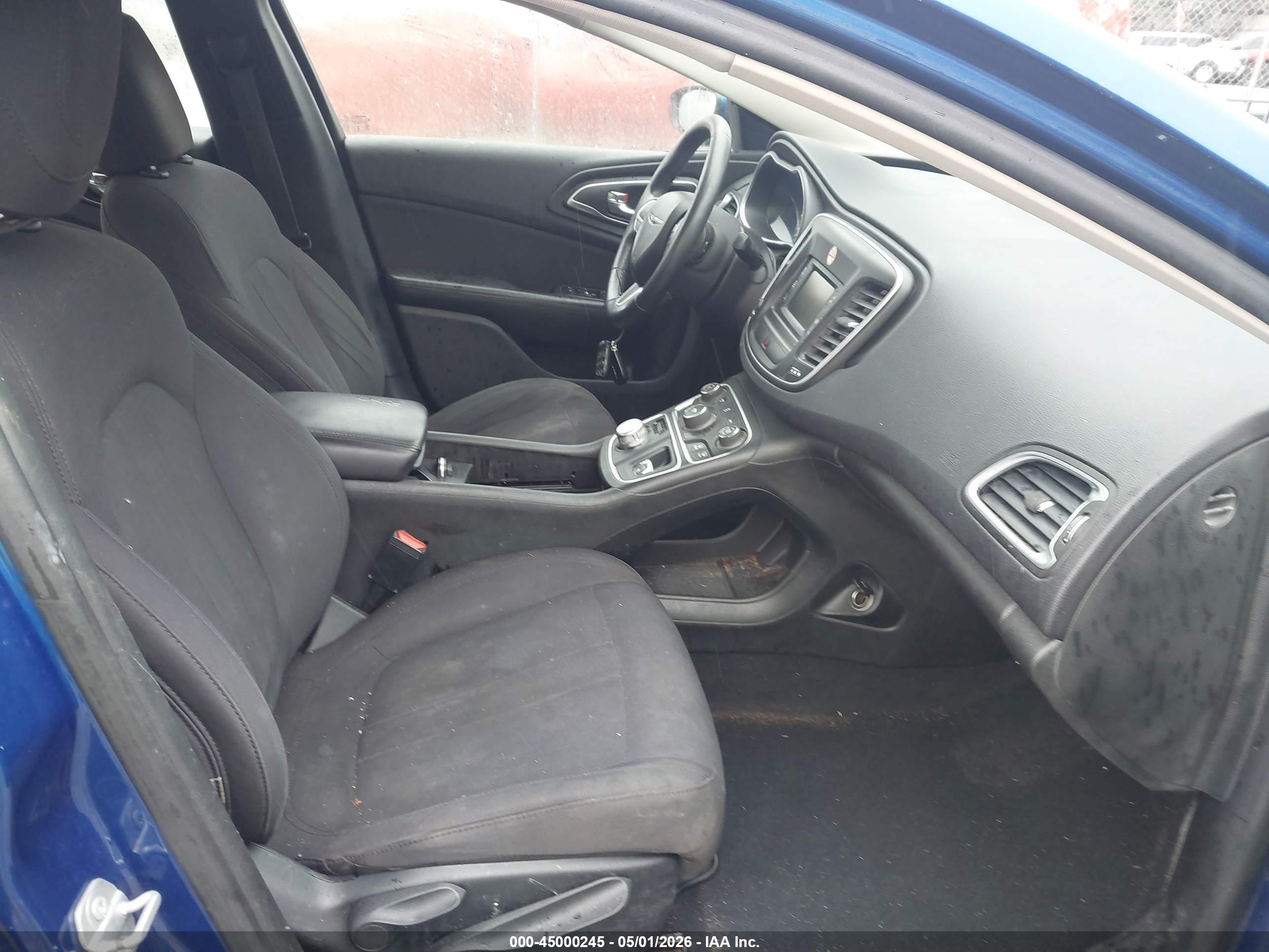 CHRYSLER 200 image 5