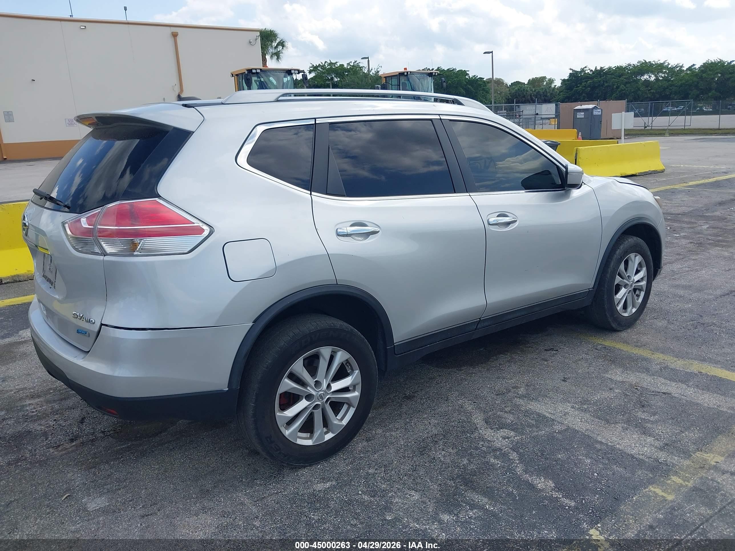 NISSAN ROGUE image 4