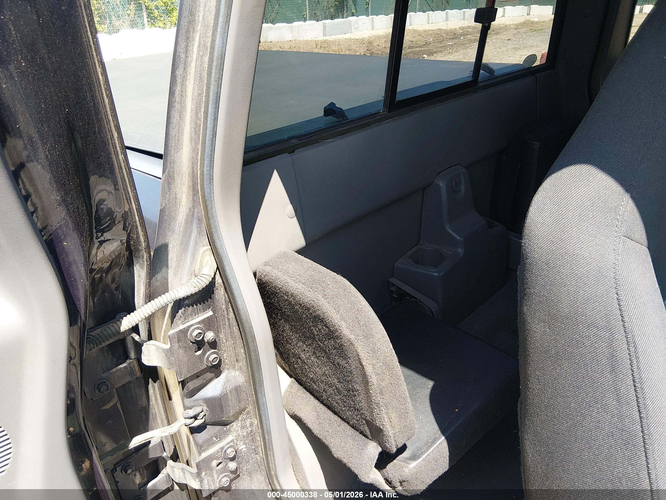 FORD RANGER image 8