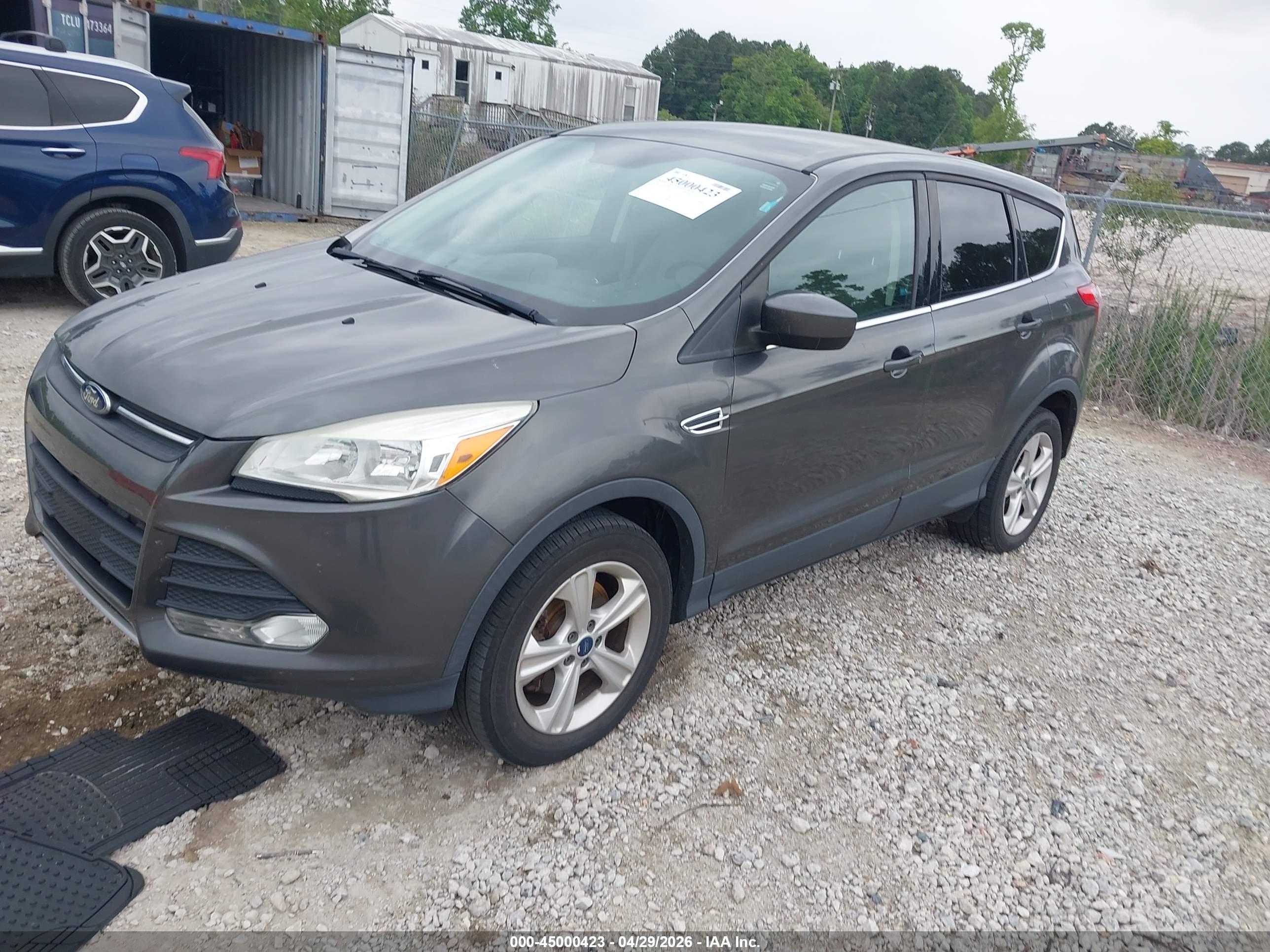 FORD ESCAPE image 2