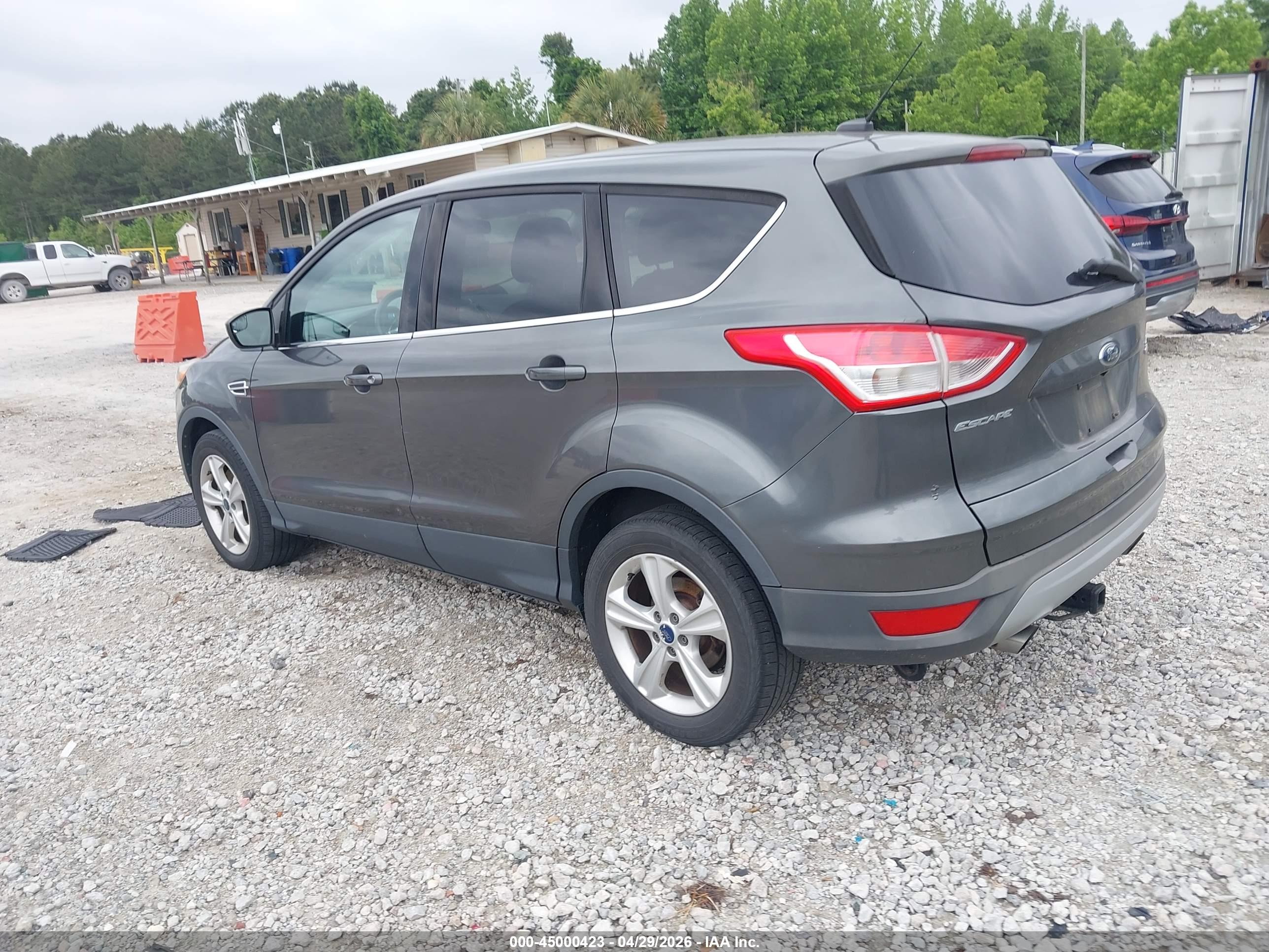 FORD ESCAPE image 3
