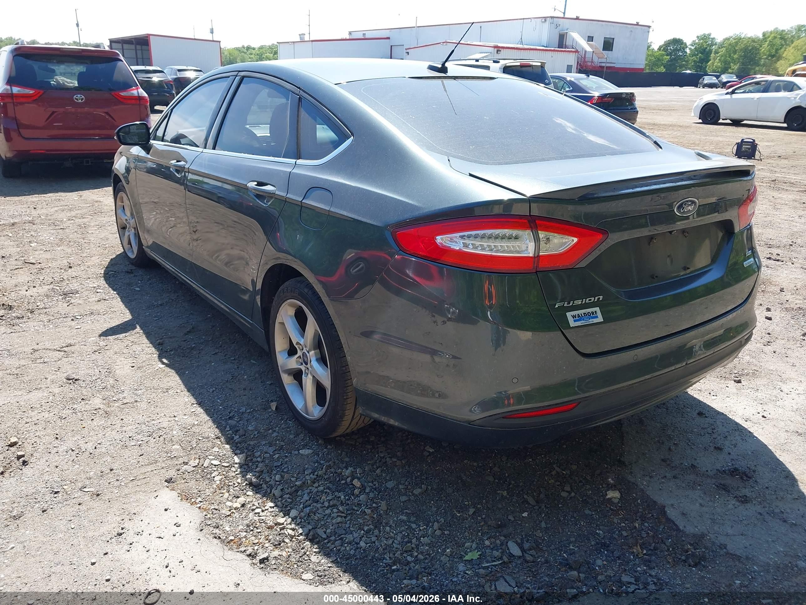 FORD FUSION image 3