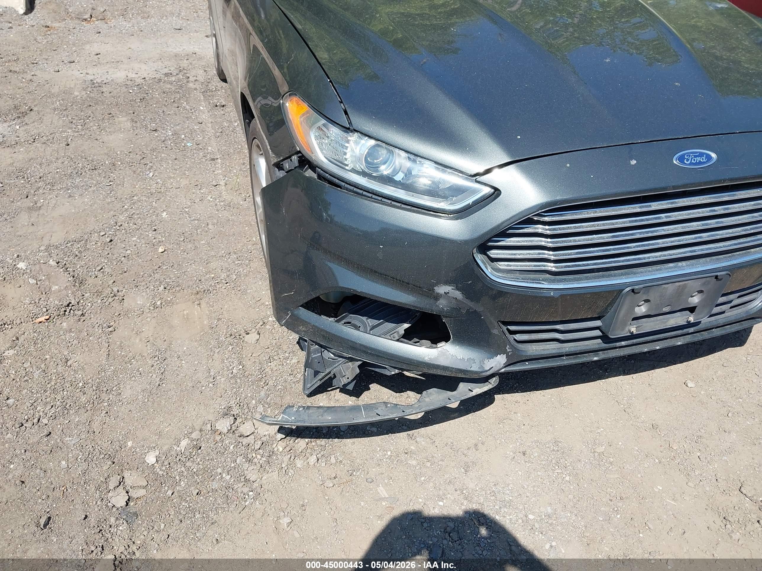 FORD FUSION image 6