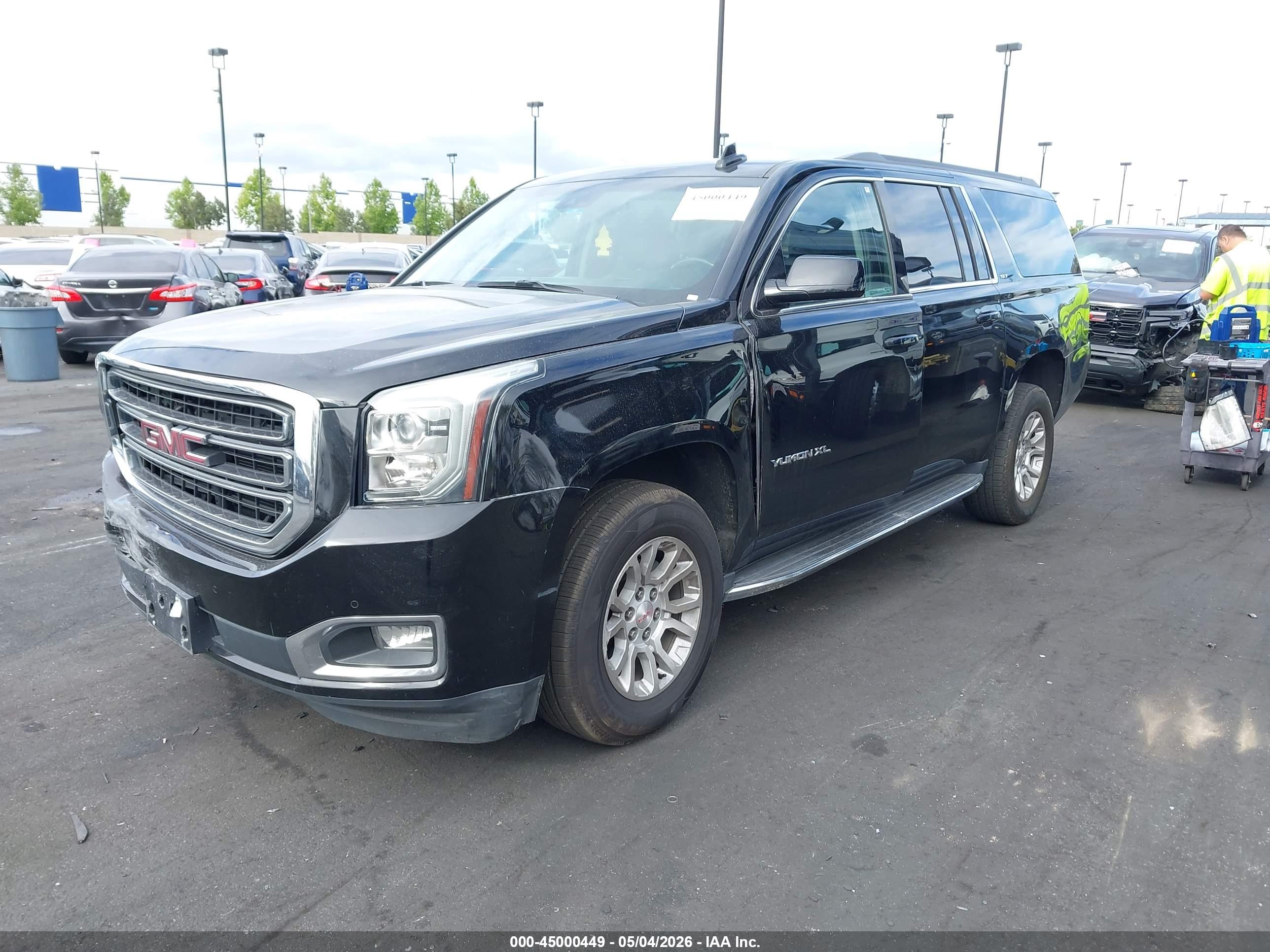 GMC YUKON image 2