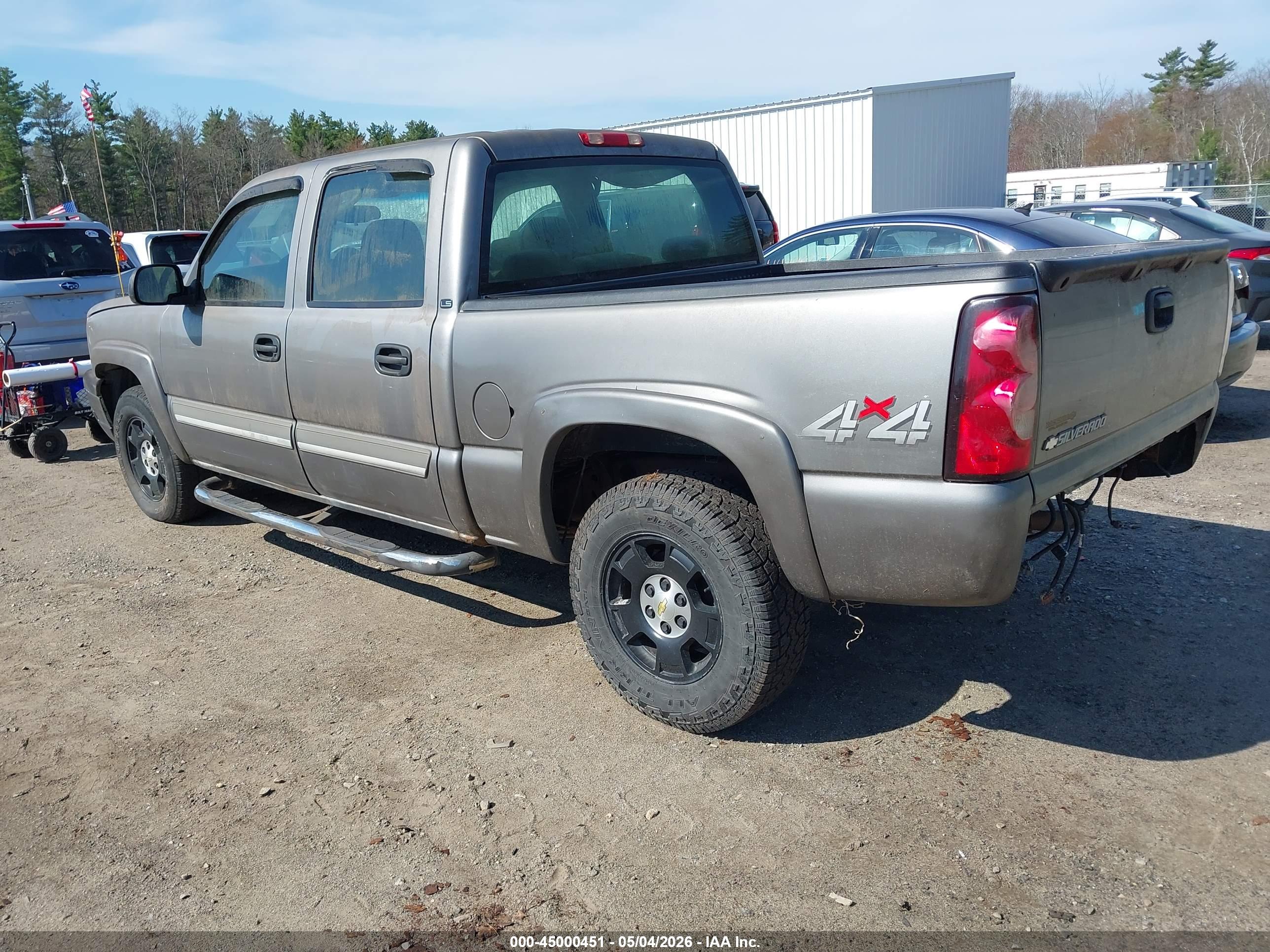CHEVROLET SILVERADO image 3