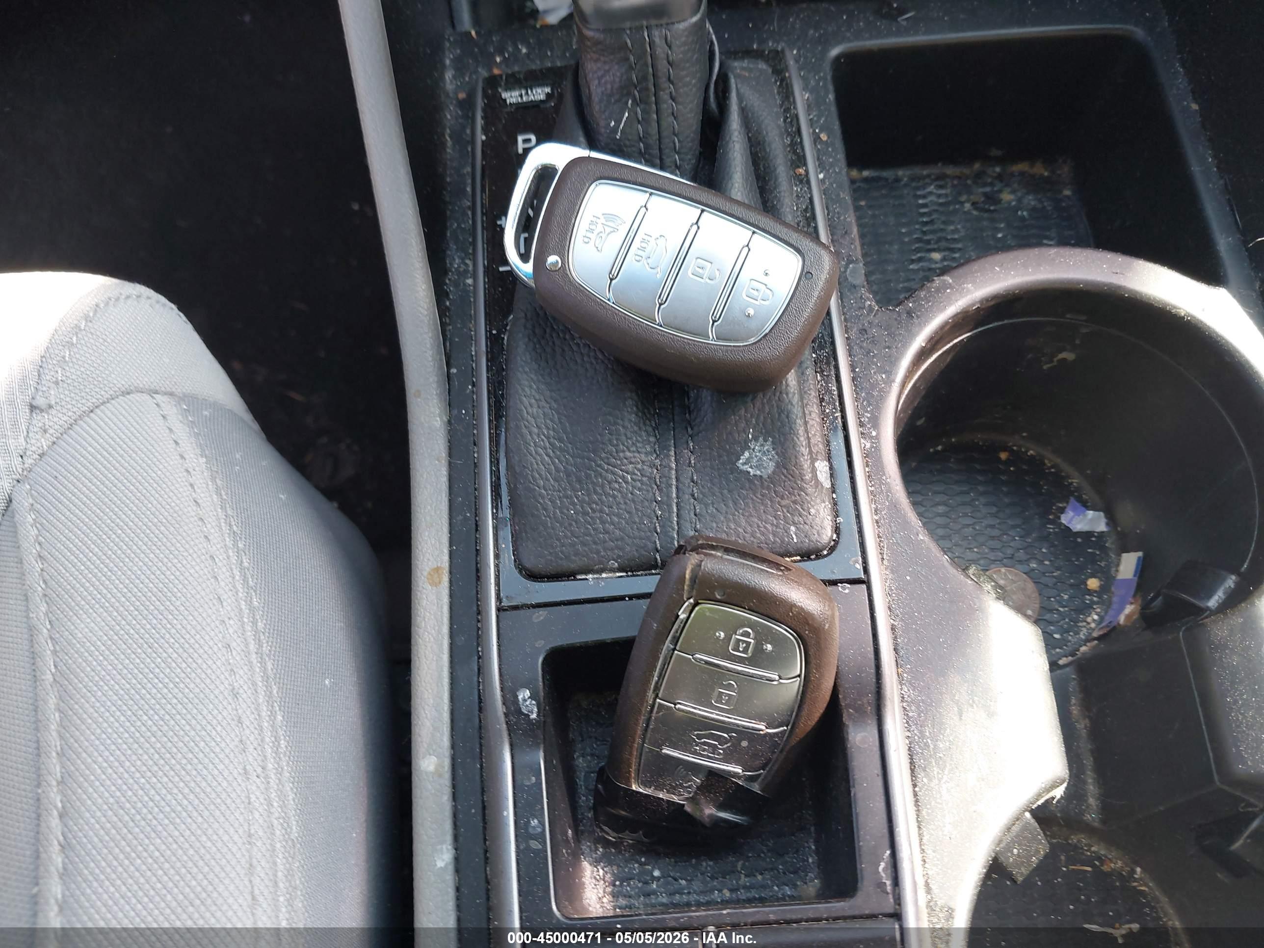 HYUNDAI TUCSON image 11