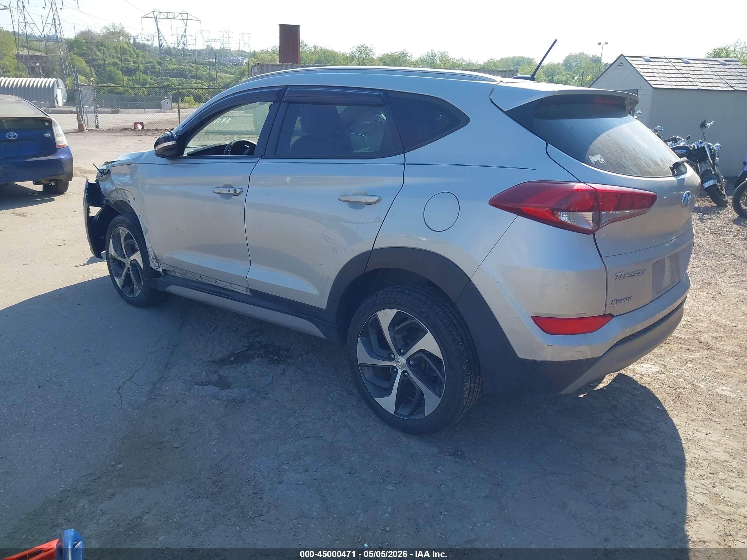 HYUNDAI TUCSON image 3