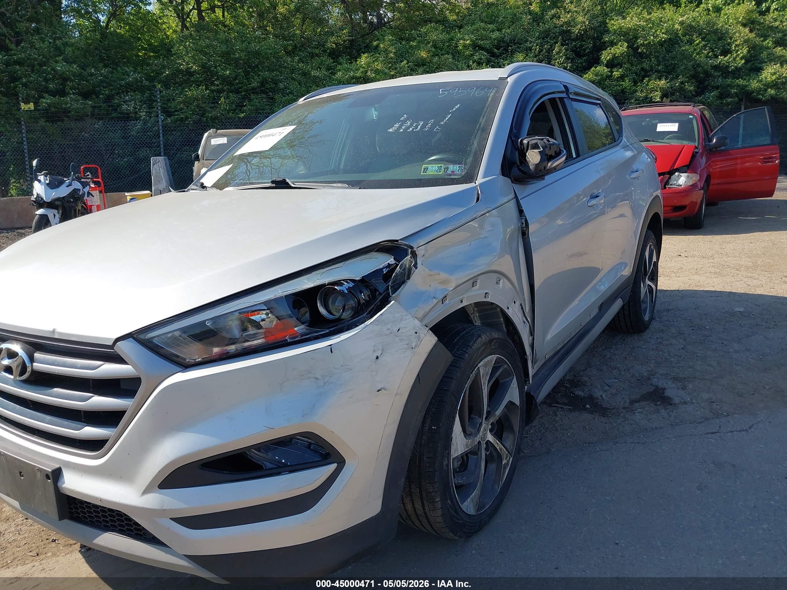 HYUNDAI TUCSON image 6