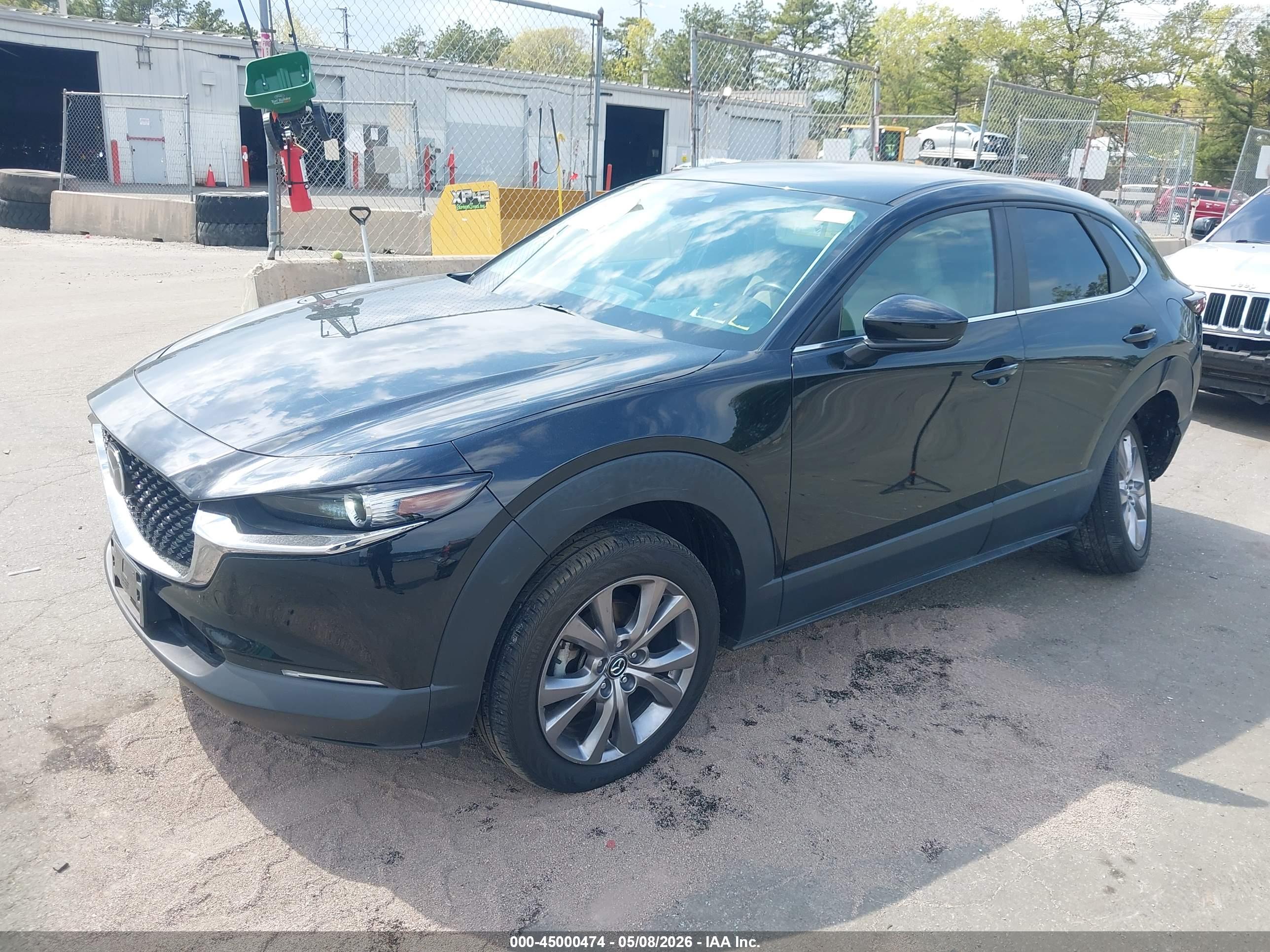 MAZDA CX-30 image 2