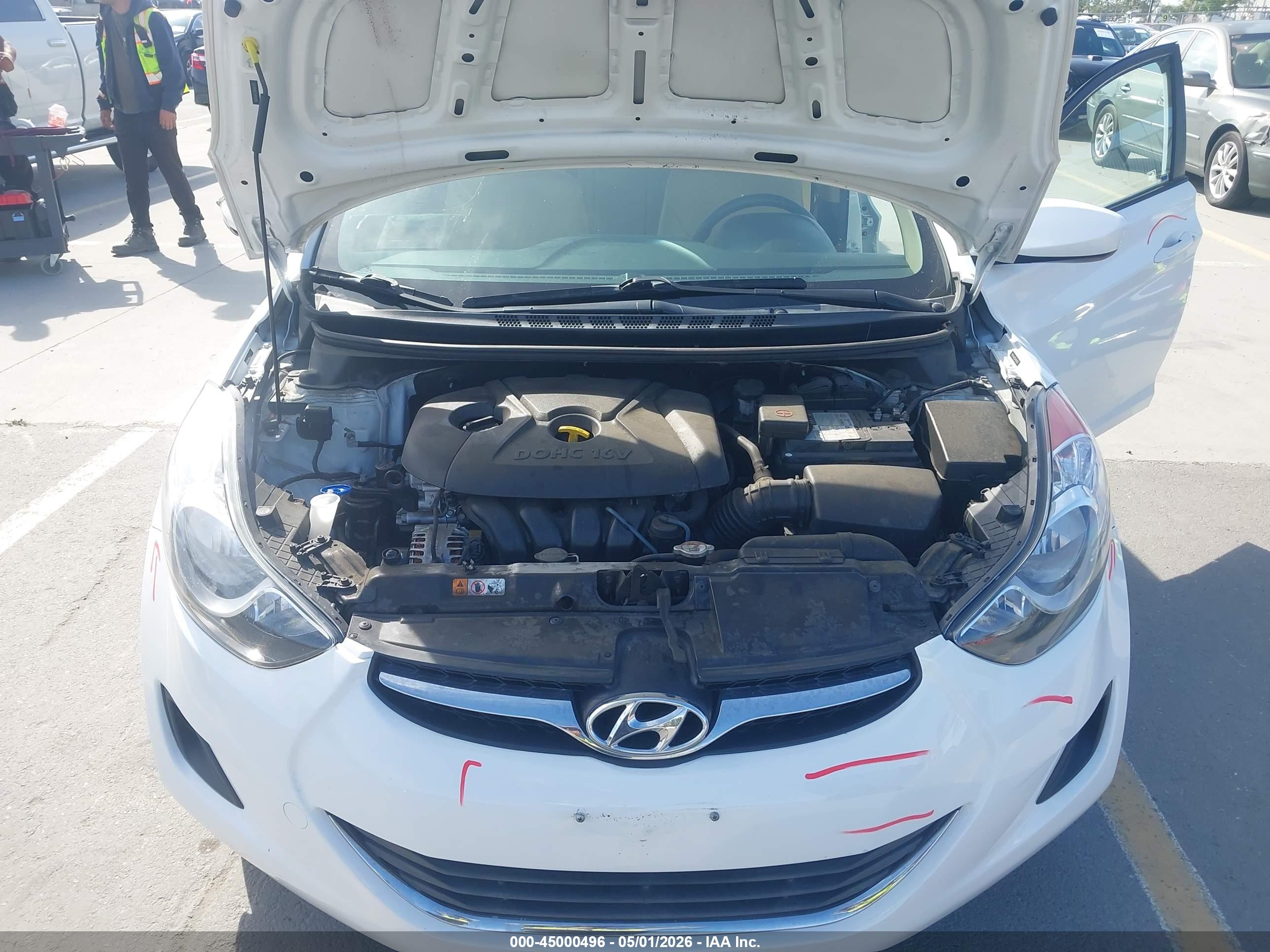 HYUNDAI ELANTRA image 10