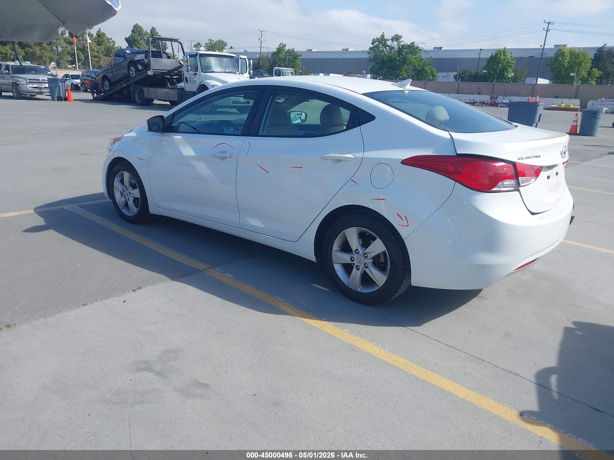 HYUNDAI ELANTRA image 3