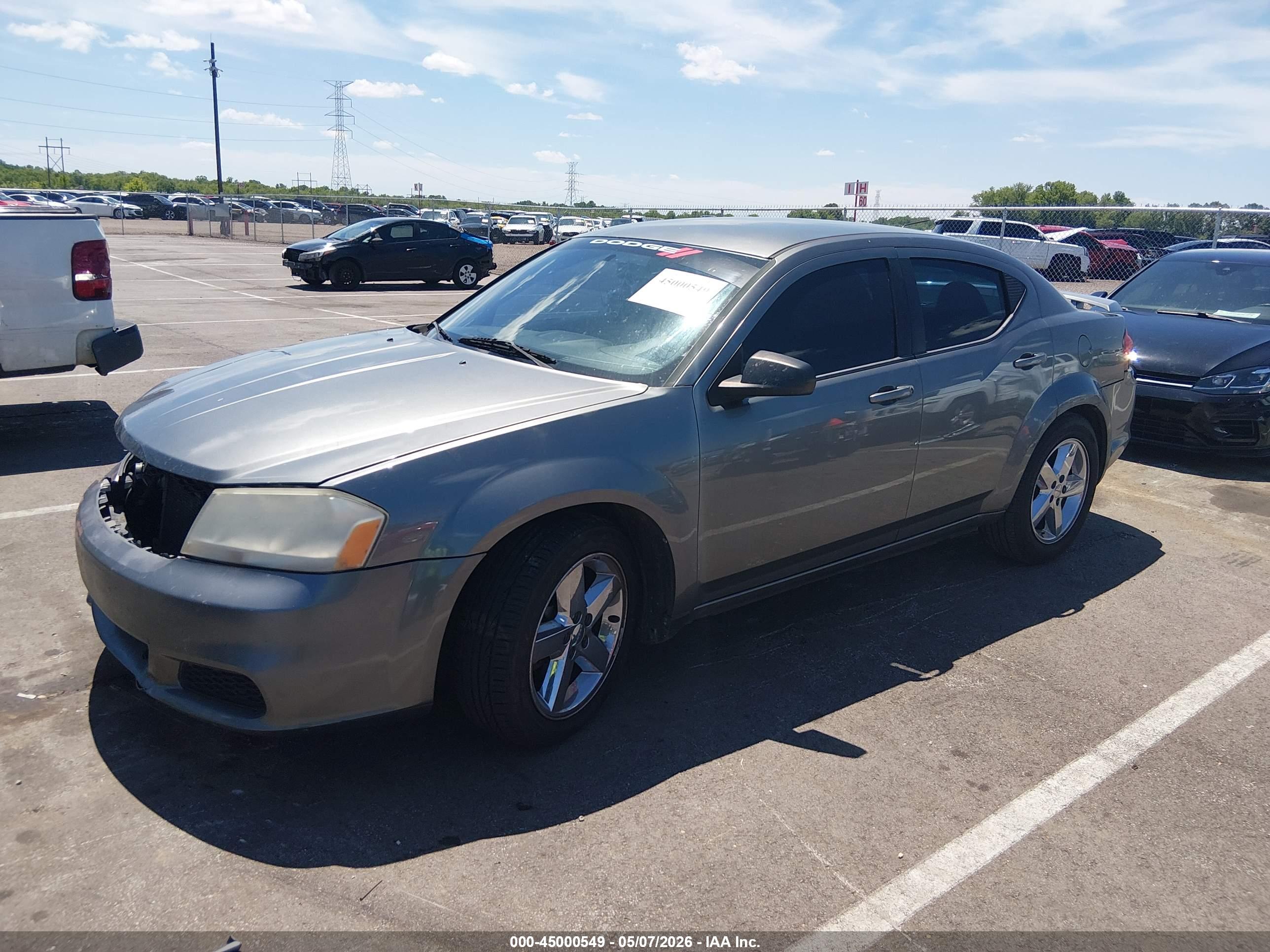 DODGE AVENGER image 2
