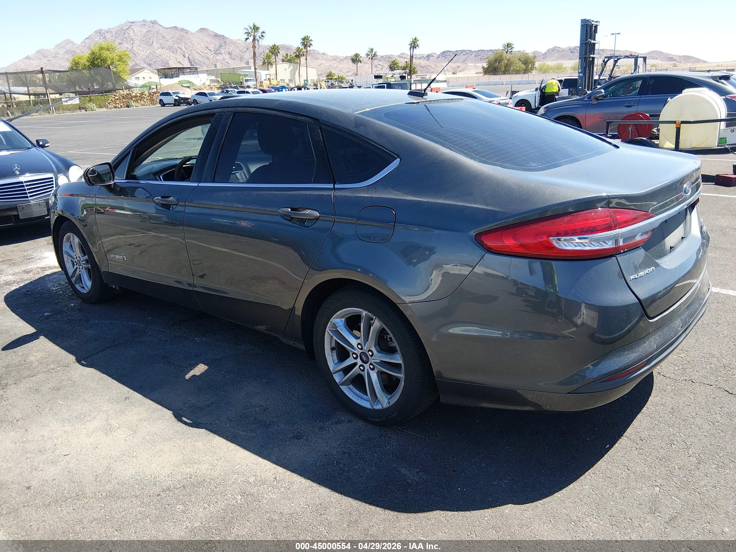FORD FUSION image 3