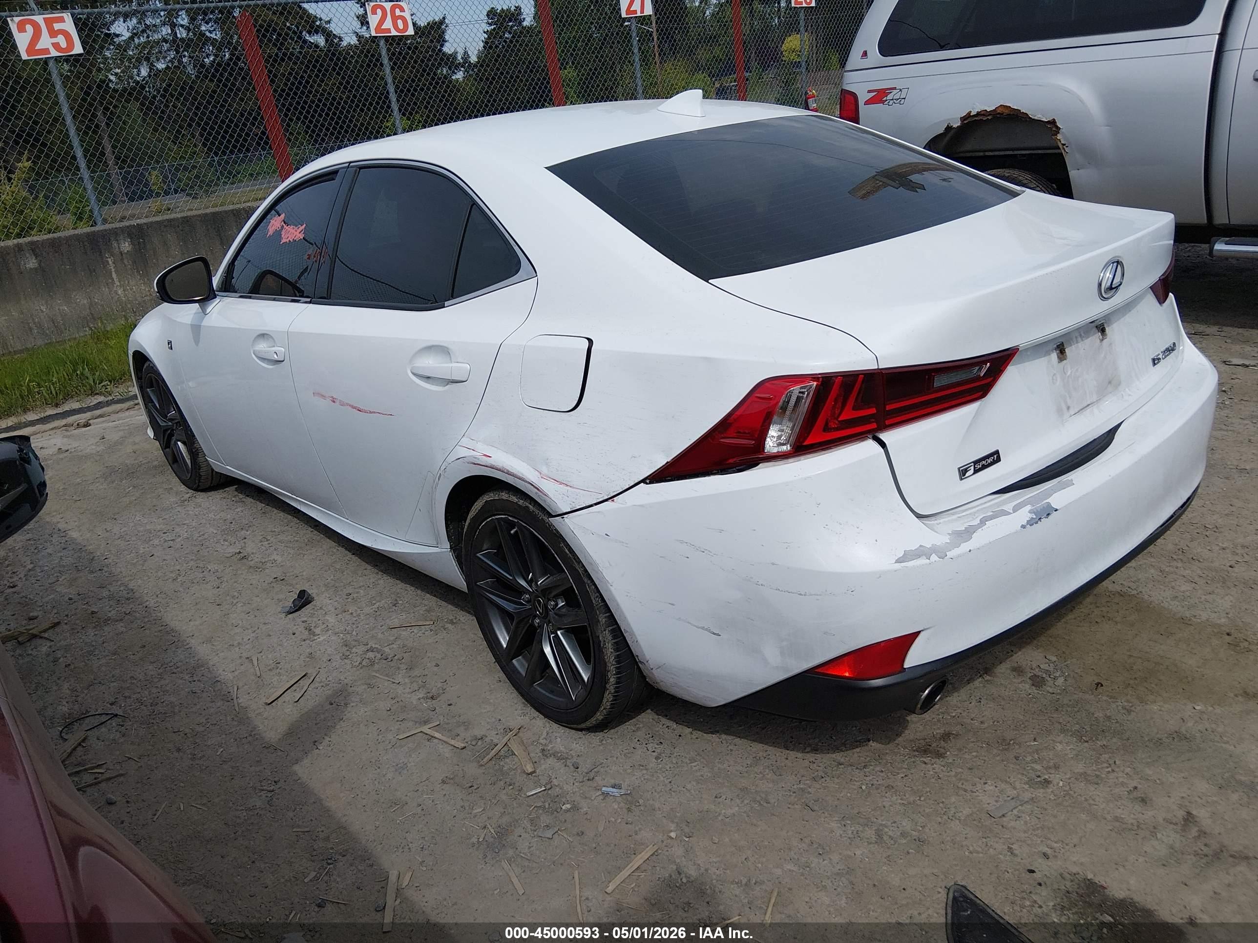 LEXUS IS image 3