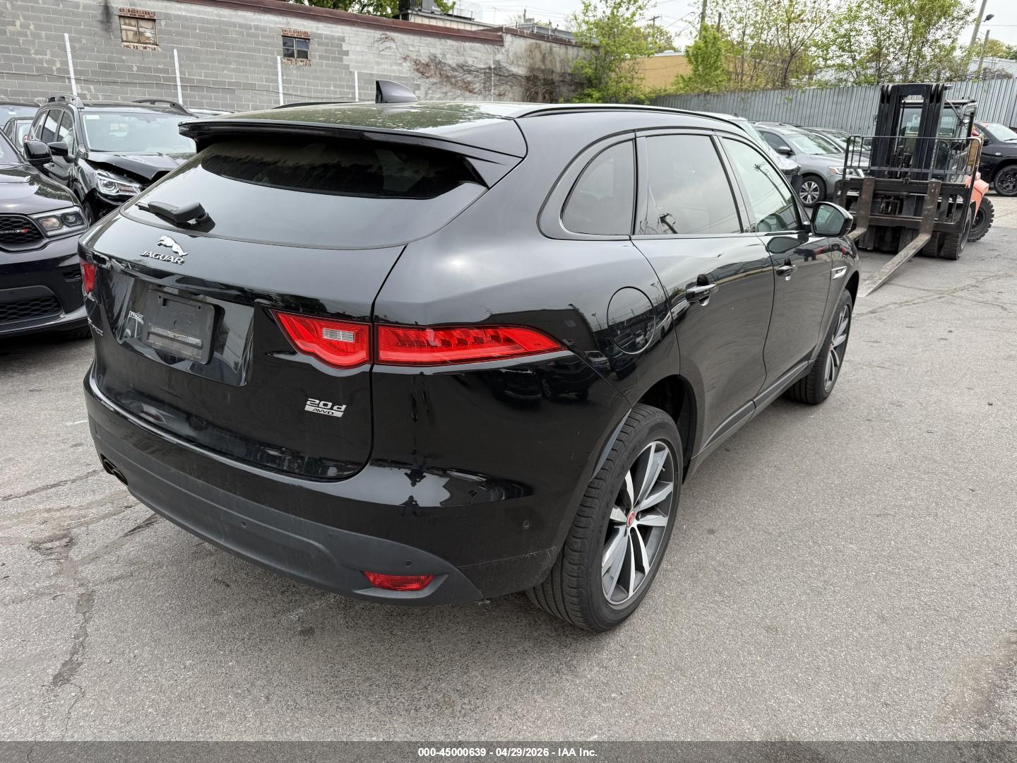 JAGUAR F-PACE image 4