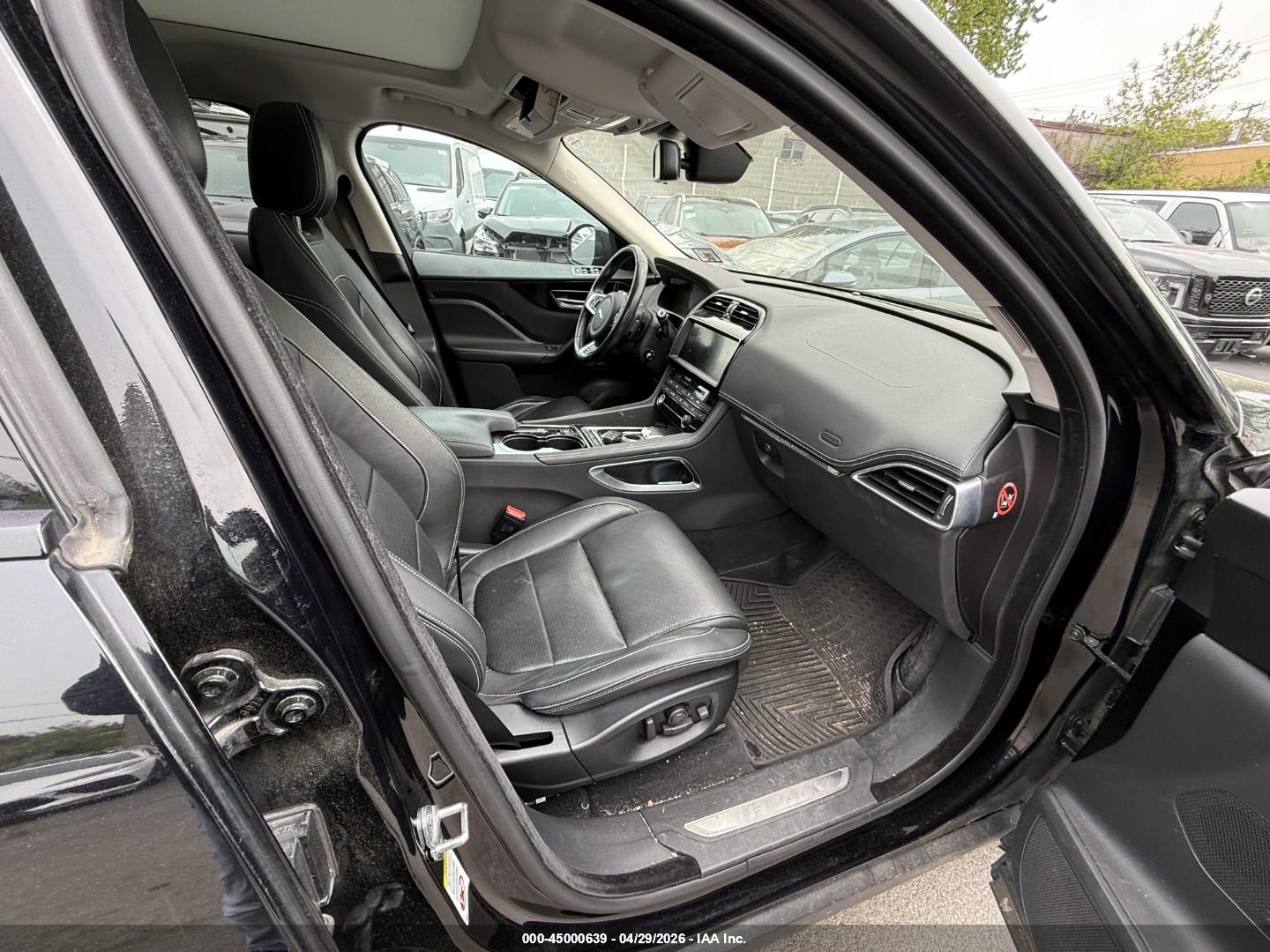 JAGUAR F-PACE image 5