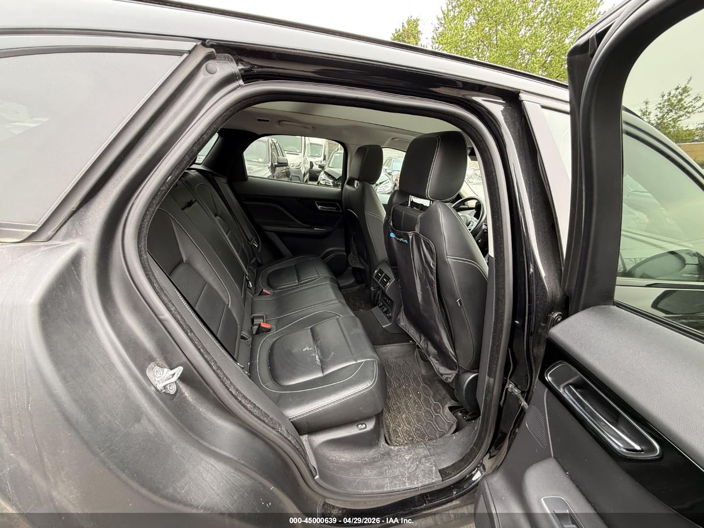 JAGUAR F-PACE image 8