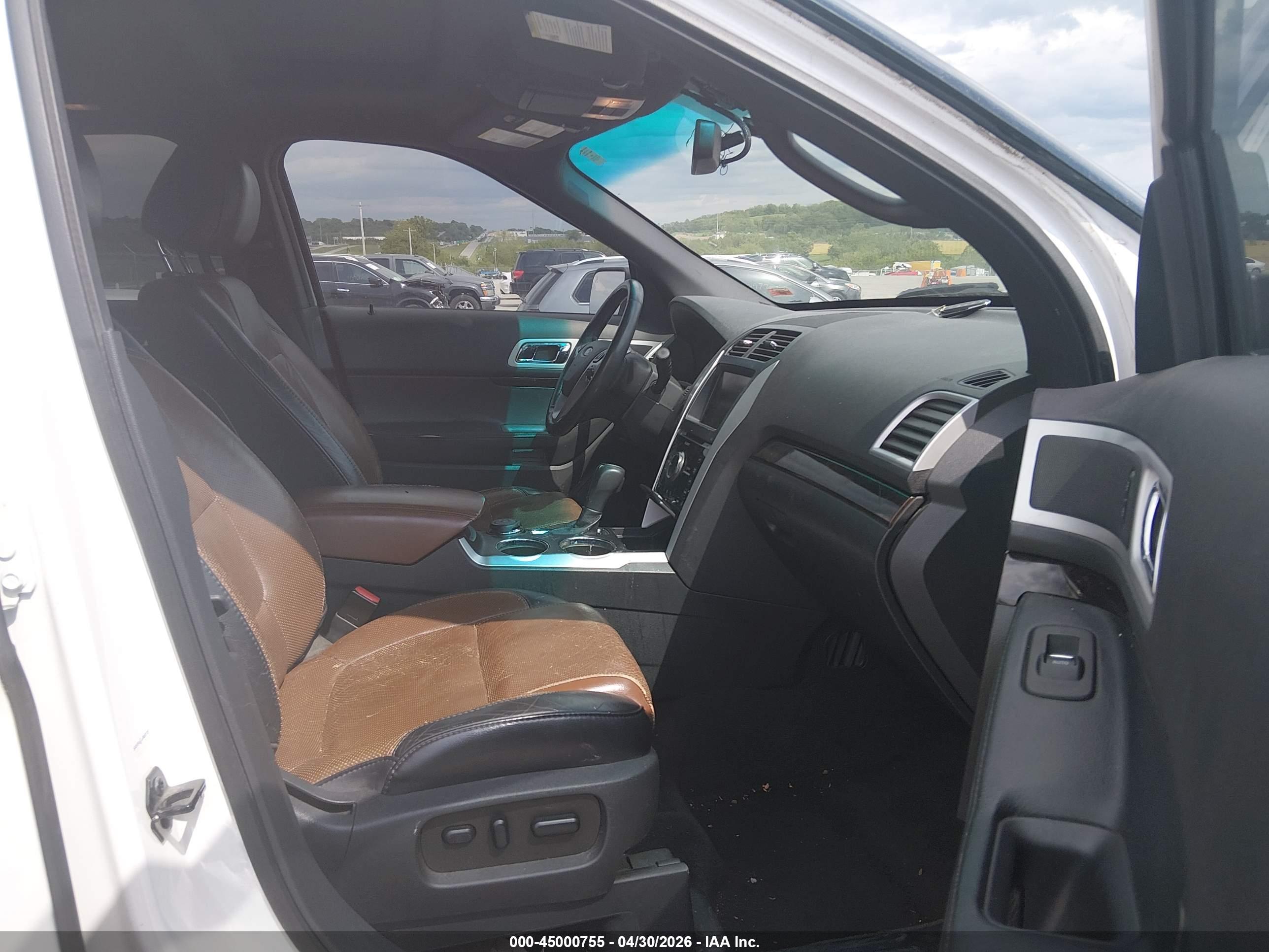 FORD EXPLORER image 5