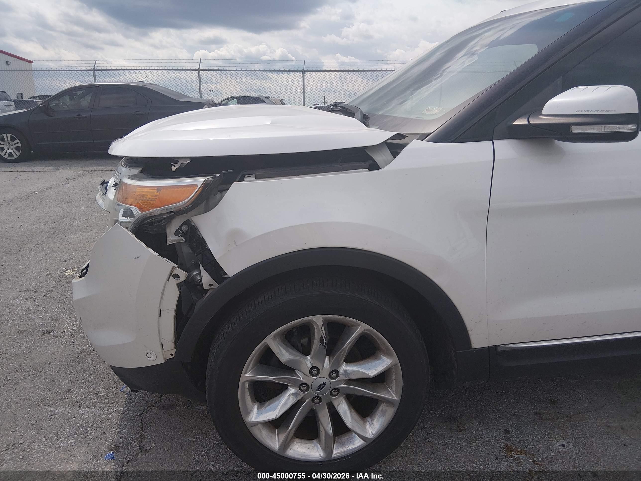 FORD EXPLORER image 6