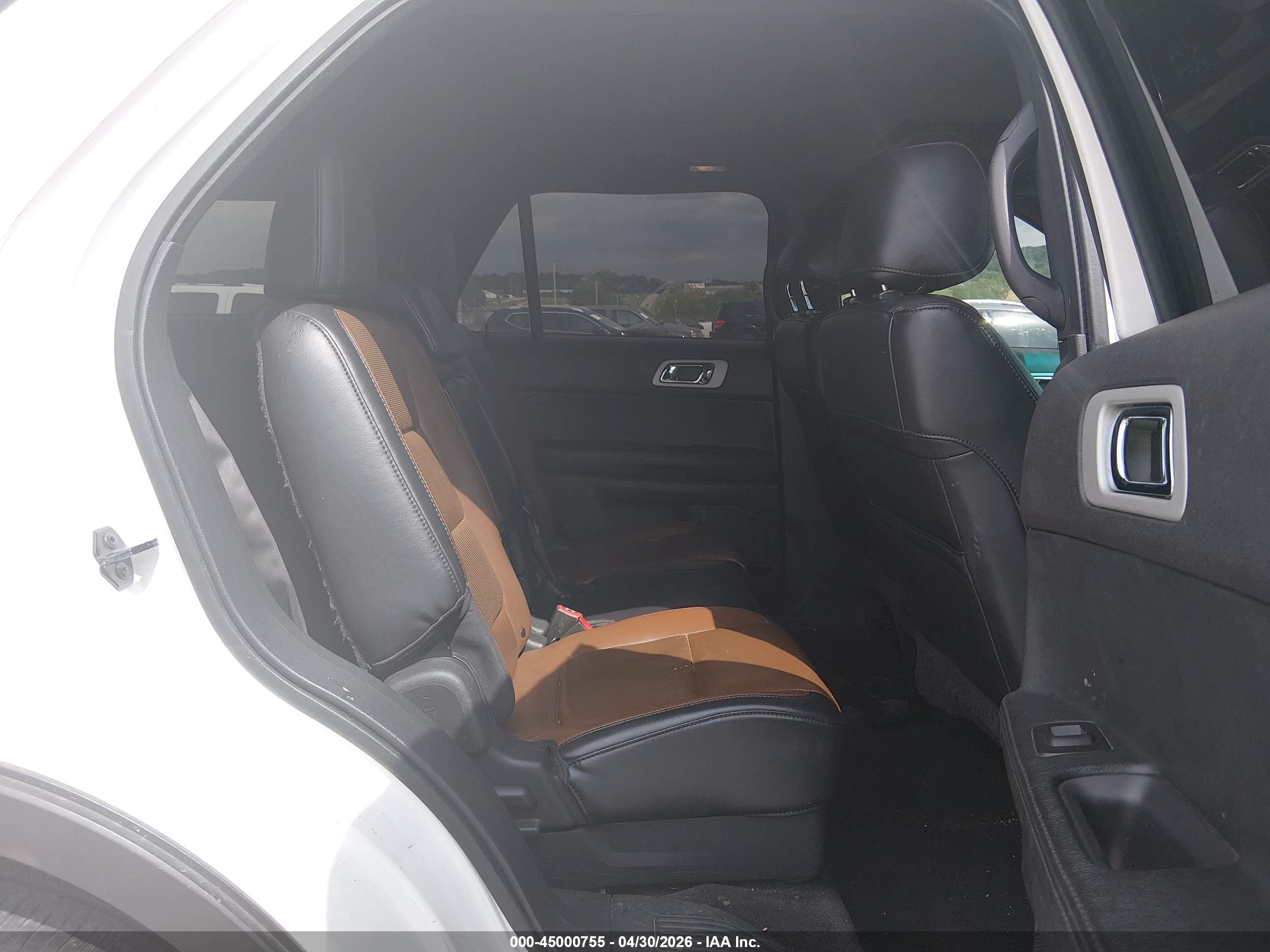 FORD EXPLORER image 8