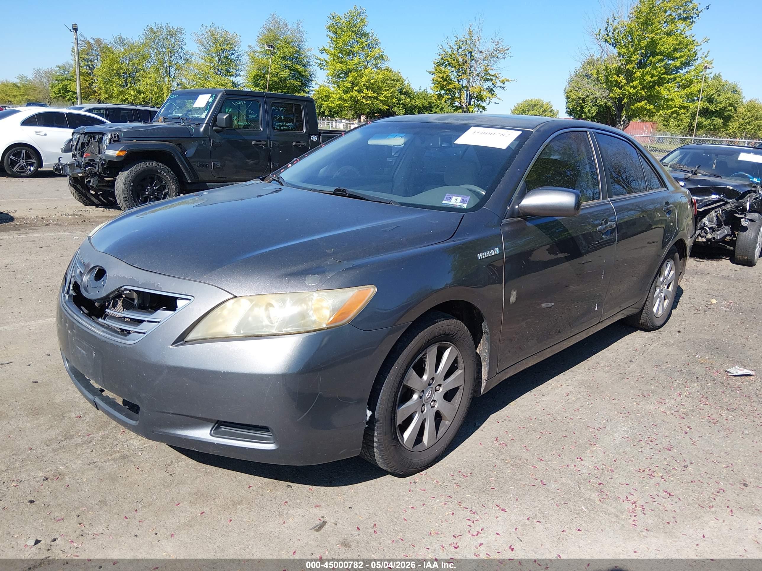 TOYOTA CAMRY image 2