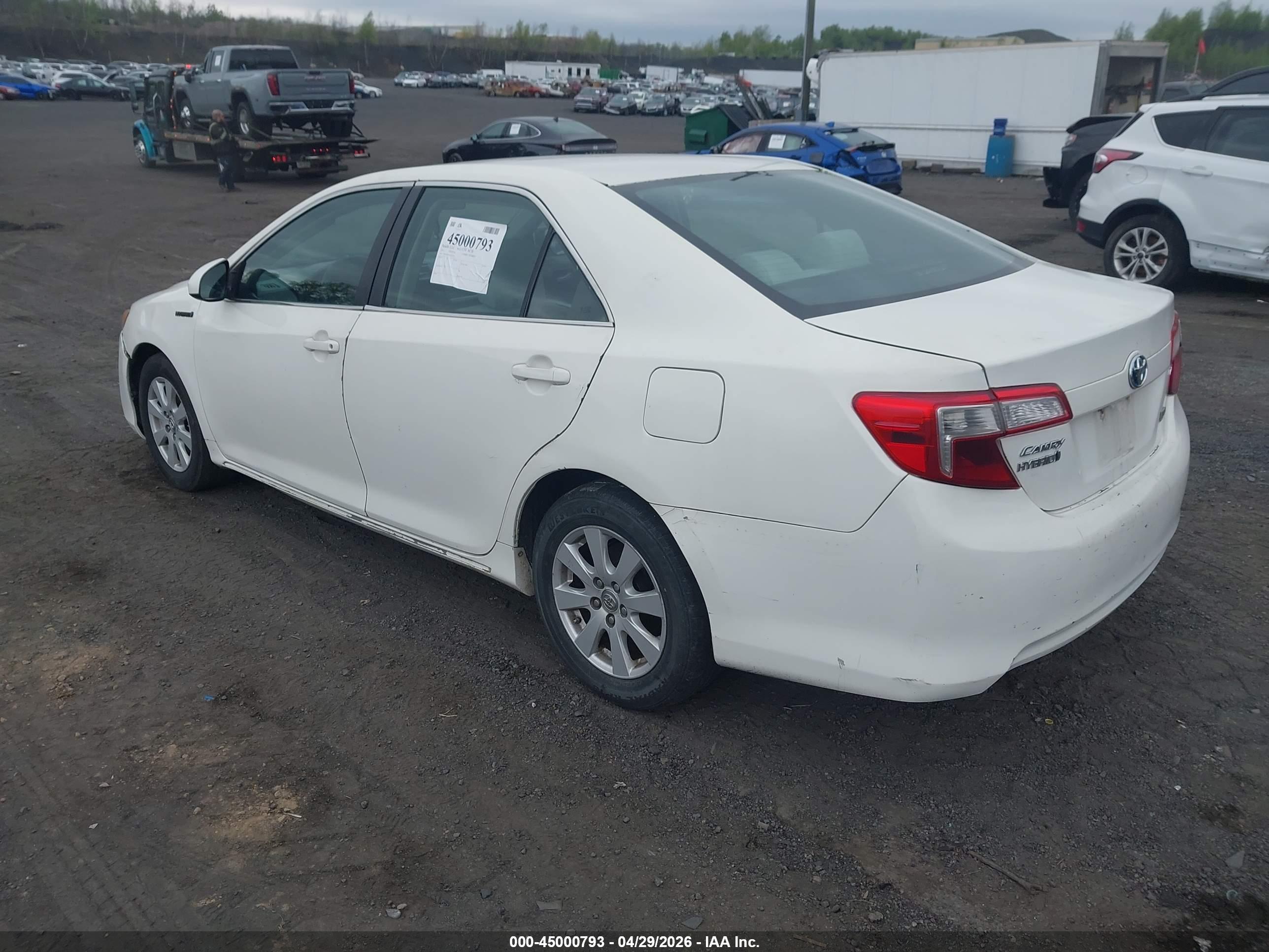 TOYOTA CAMRY image 3