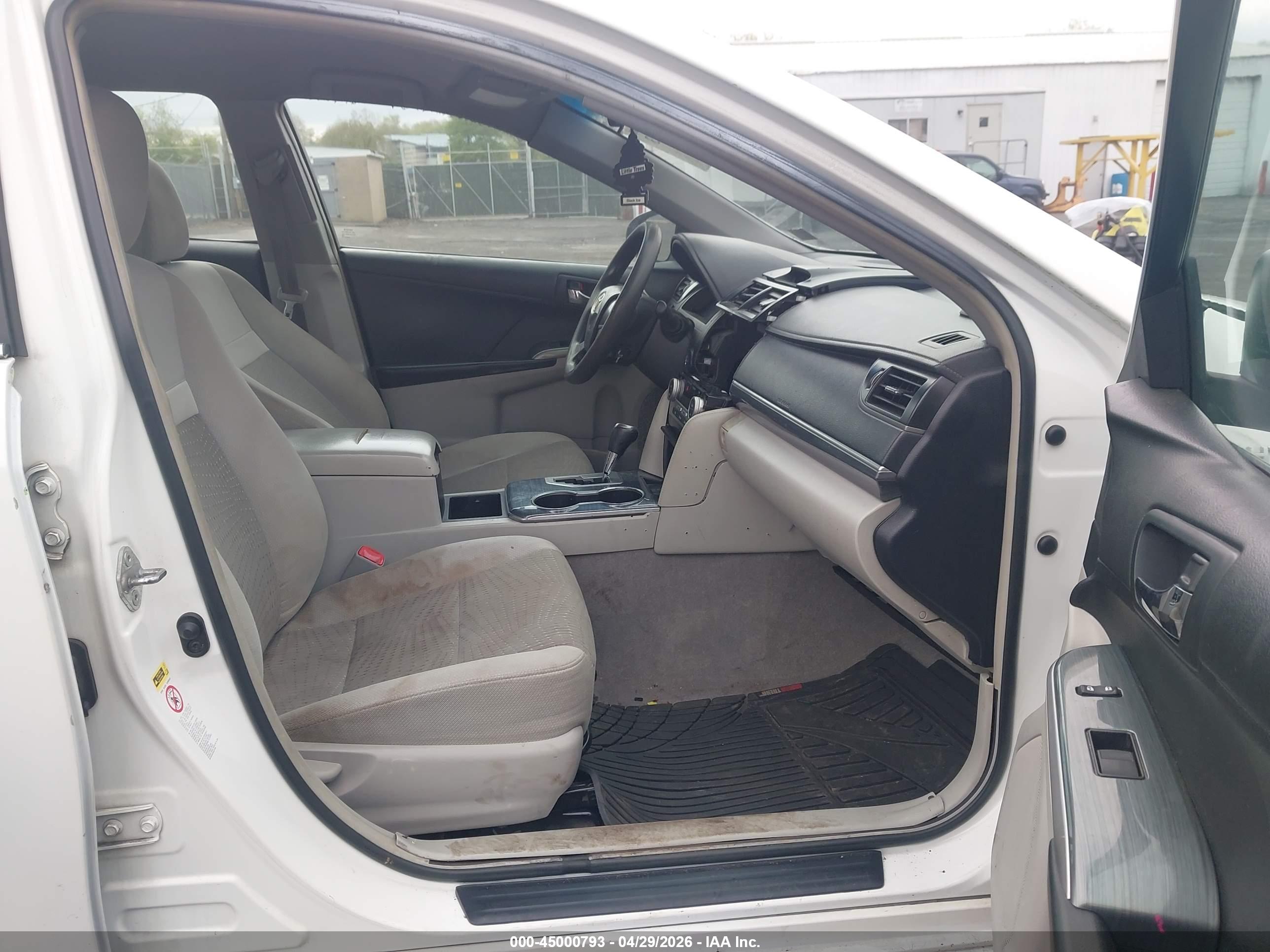 TOYOTA CAMRY image 5