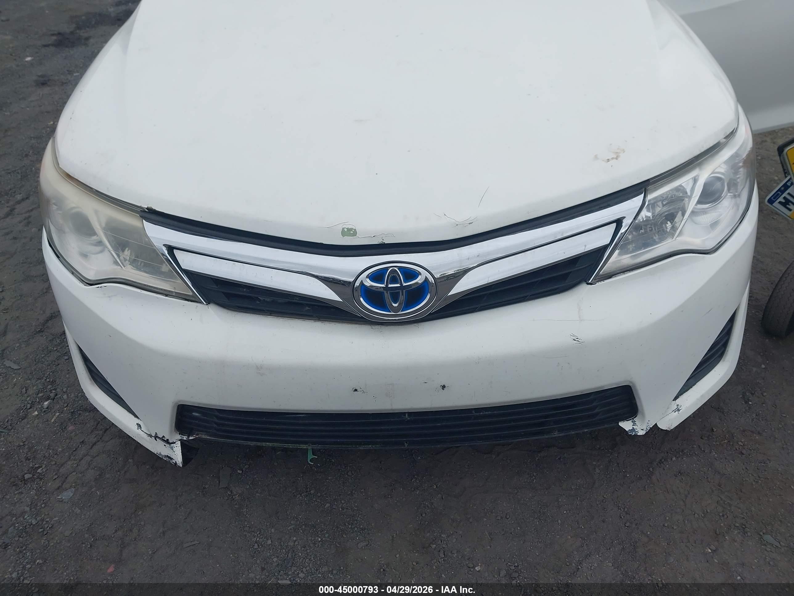 TOYOTA CAMRY image 6
