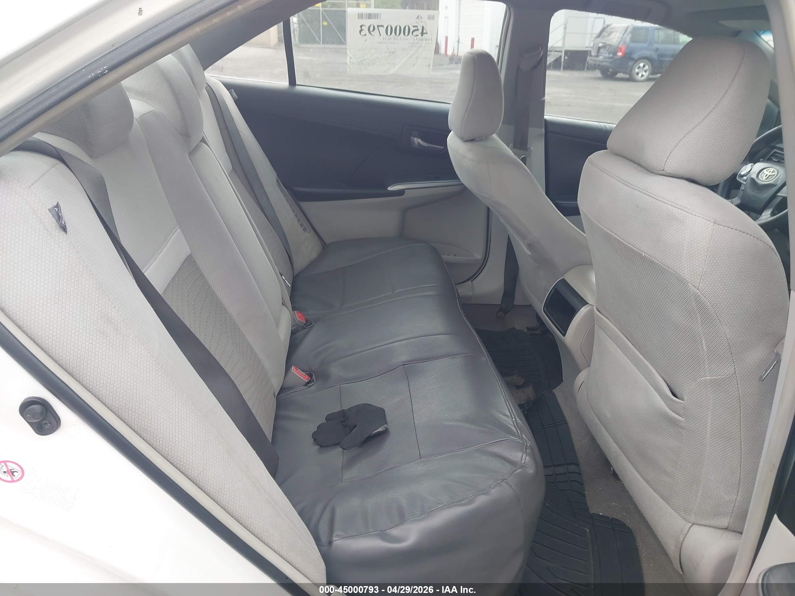 TOYOTA CAMRY image 8