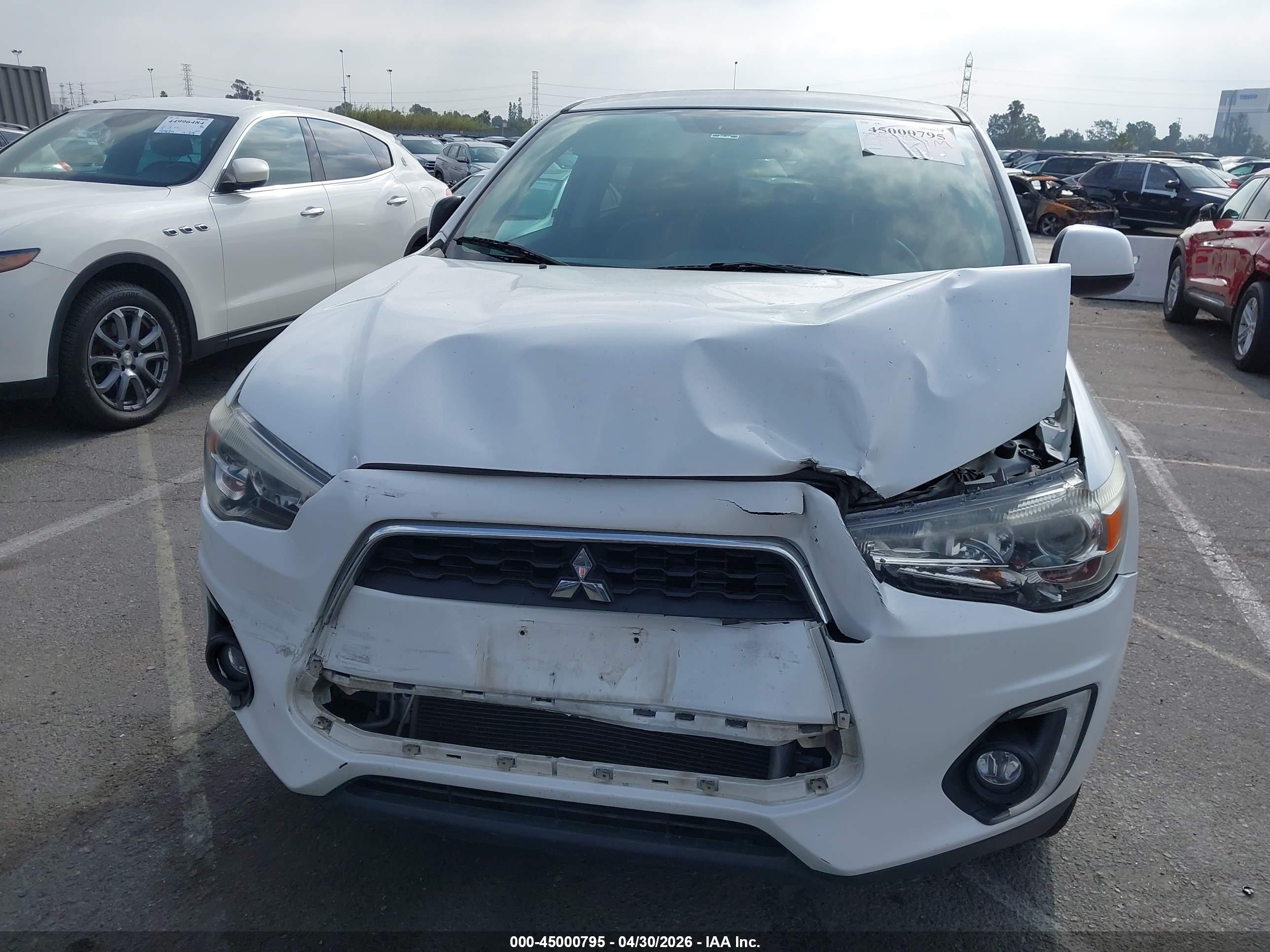 MITSUBISHI OUTLANDER image 6