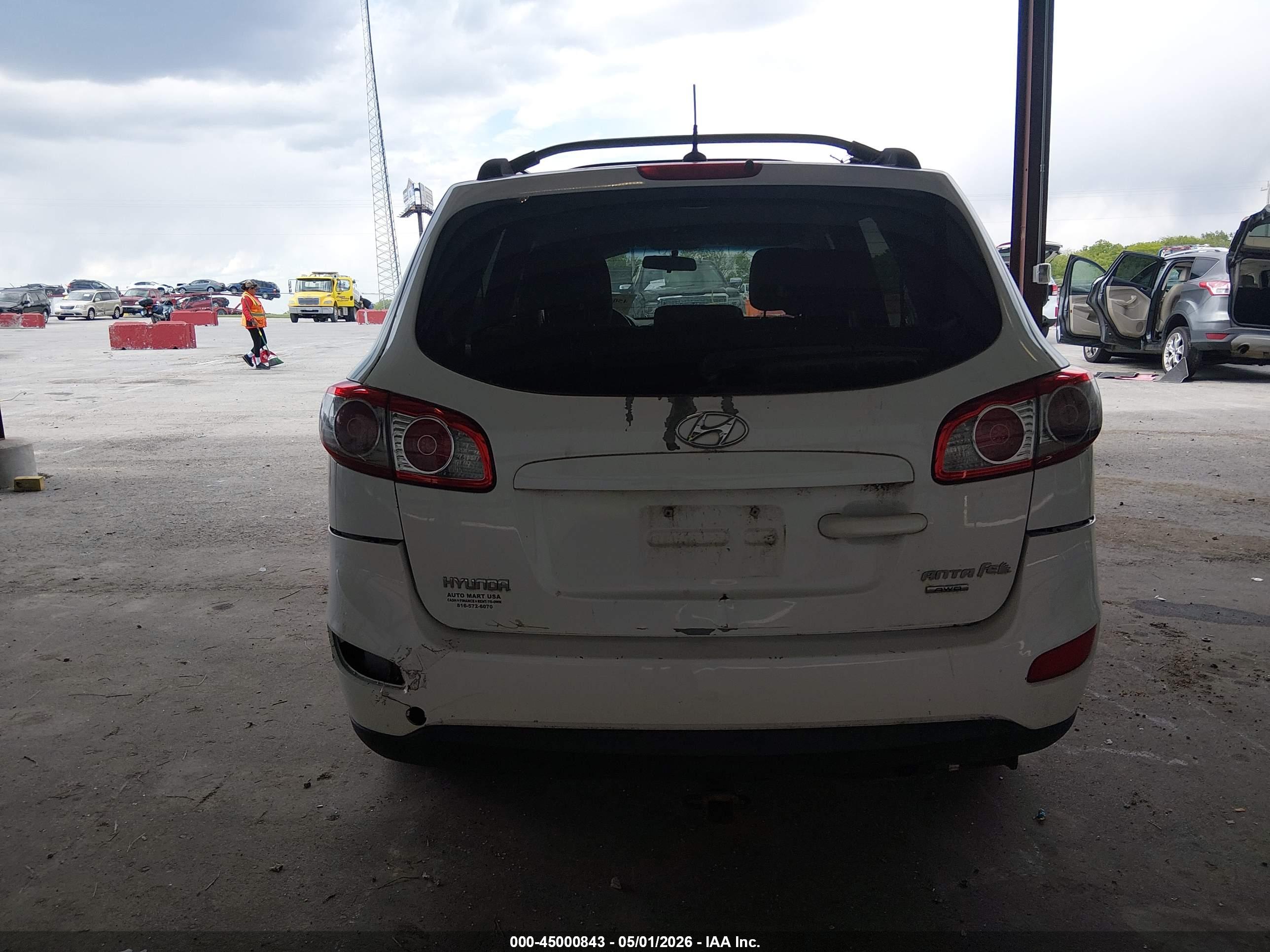 HYUNDAI SANTA image 6
