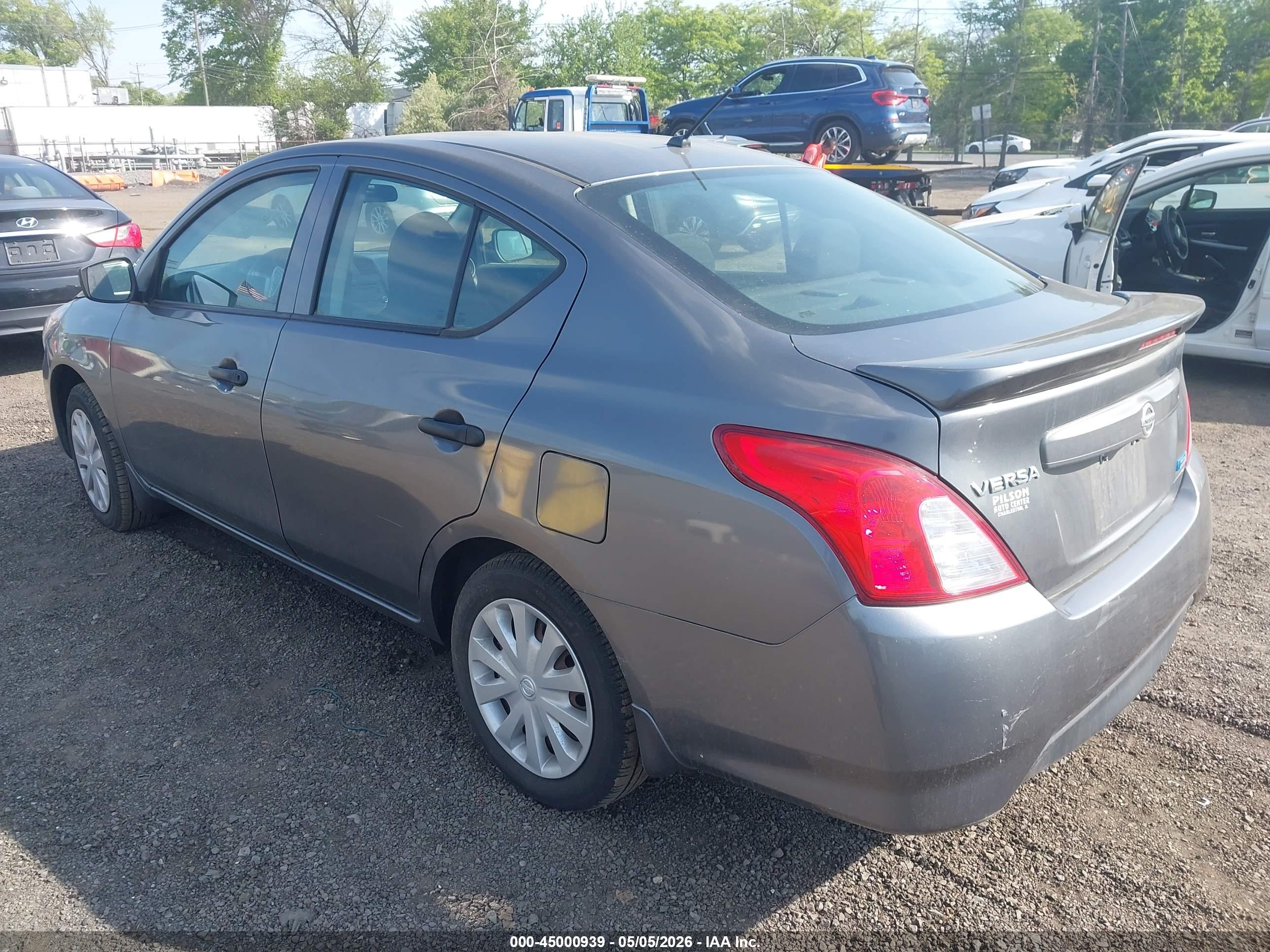NISSAN VERSA image 3