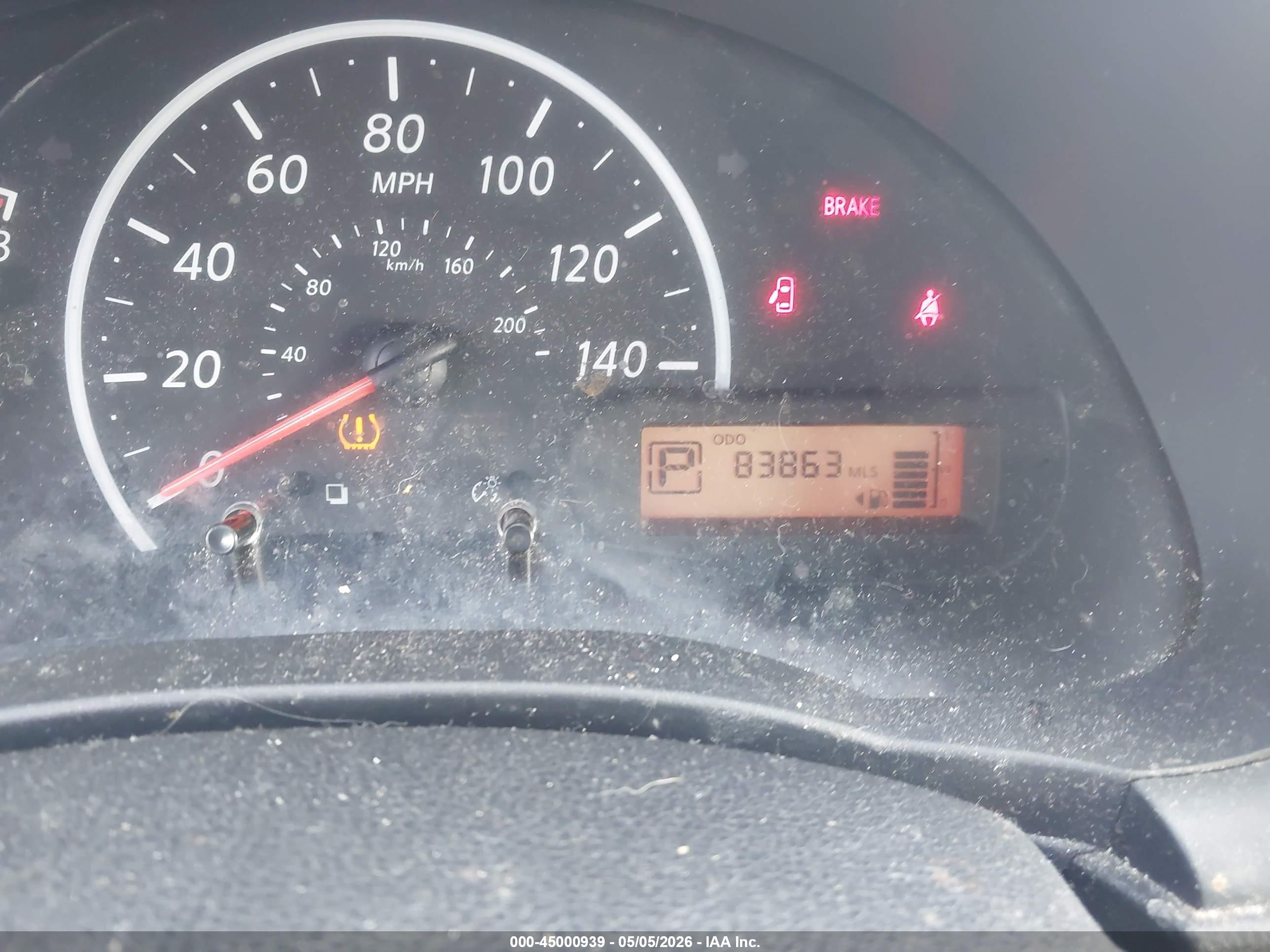 NISSAN VERSA image 7