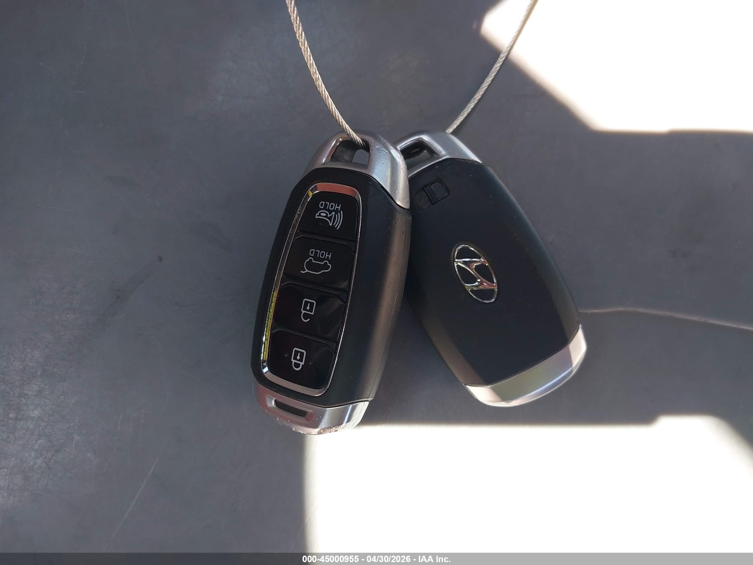 HYUNDAI KONA image 11