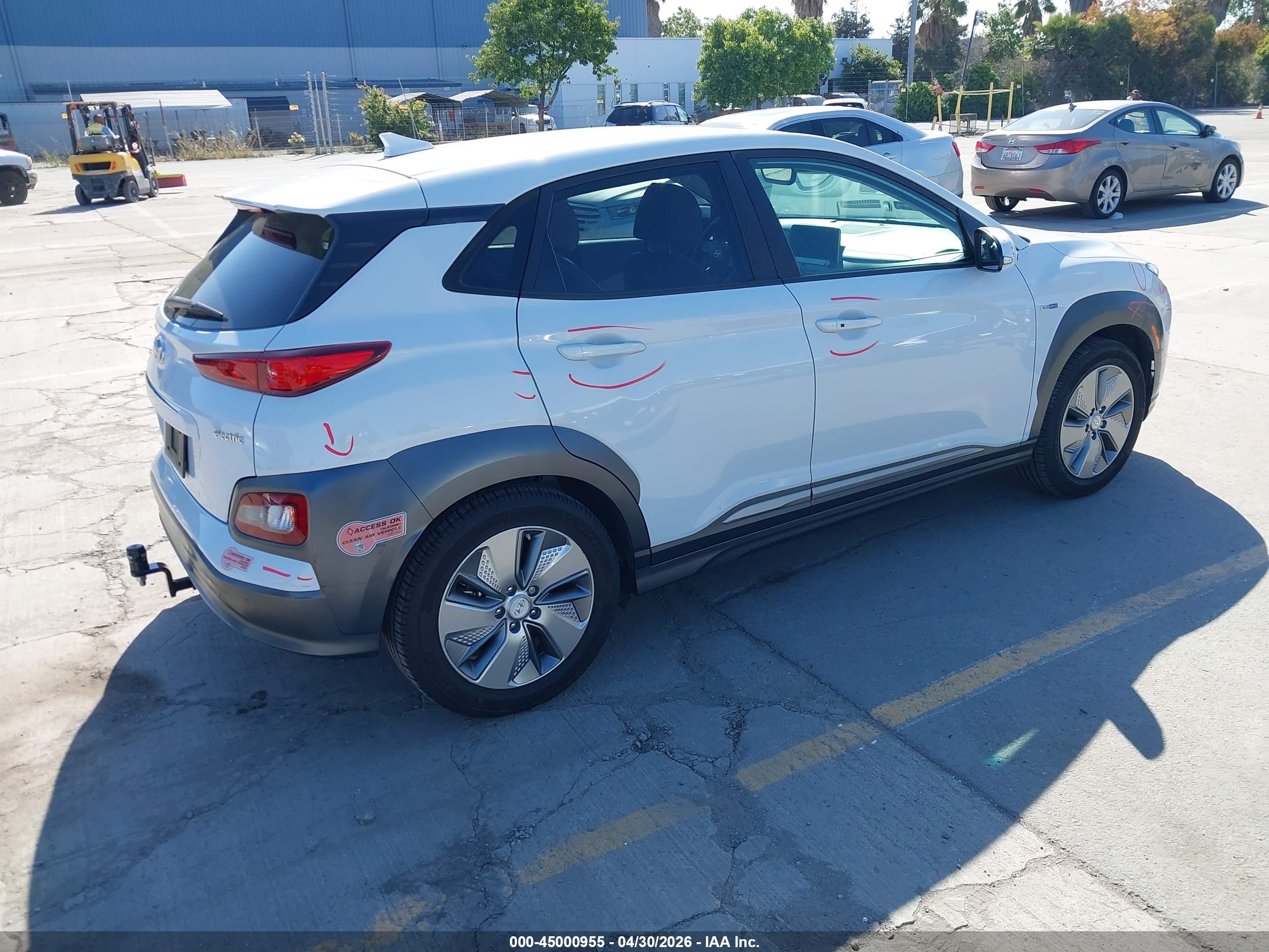 HYUNDAI KONA image 4